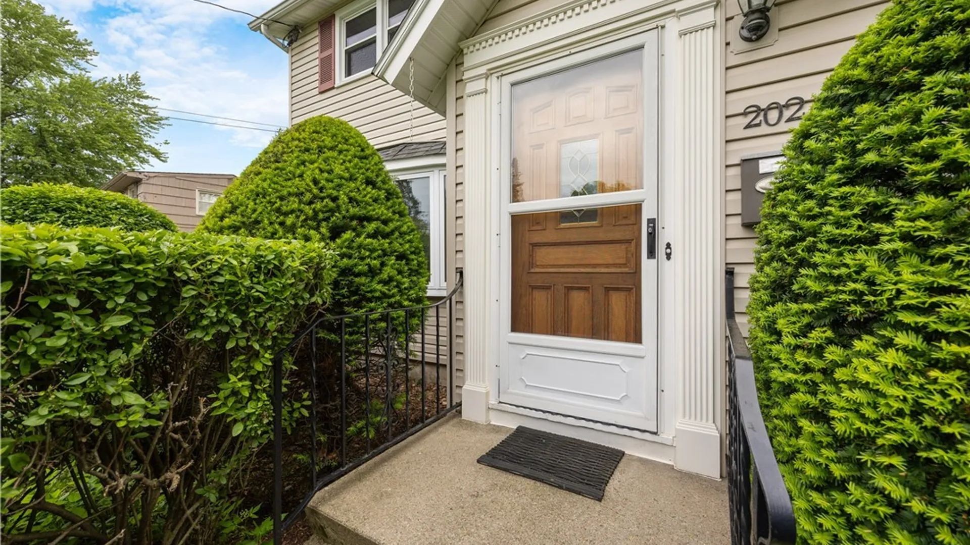 Property at 202 E Arbordale Road, Camillus, NY 13219 4