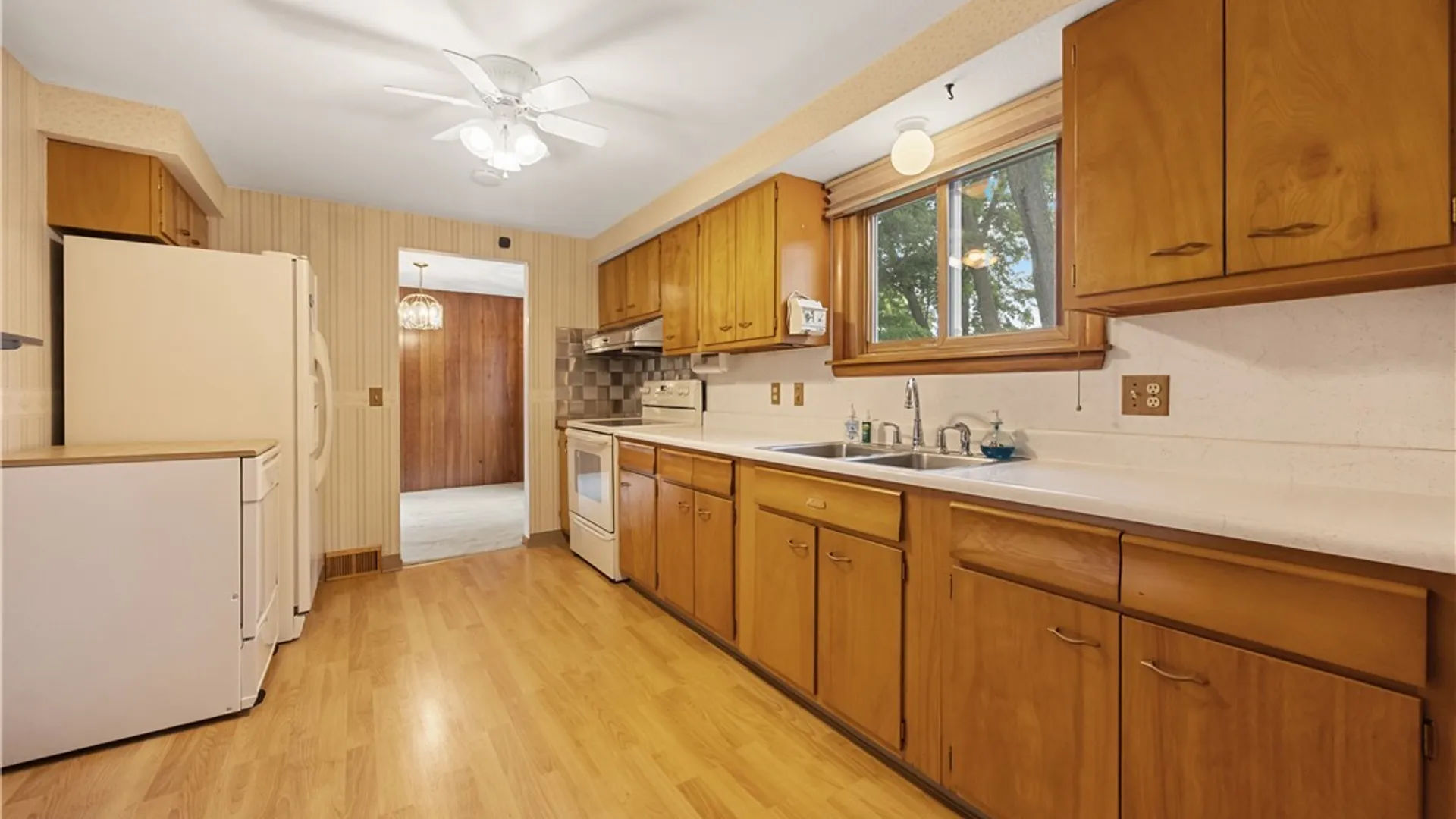 Property at 202 E Arbordale Road, Camillus, NY 13219 9