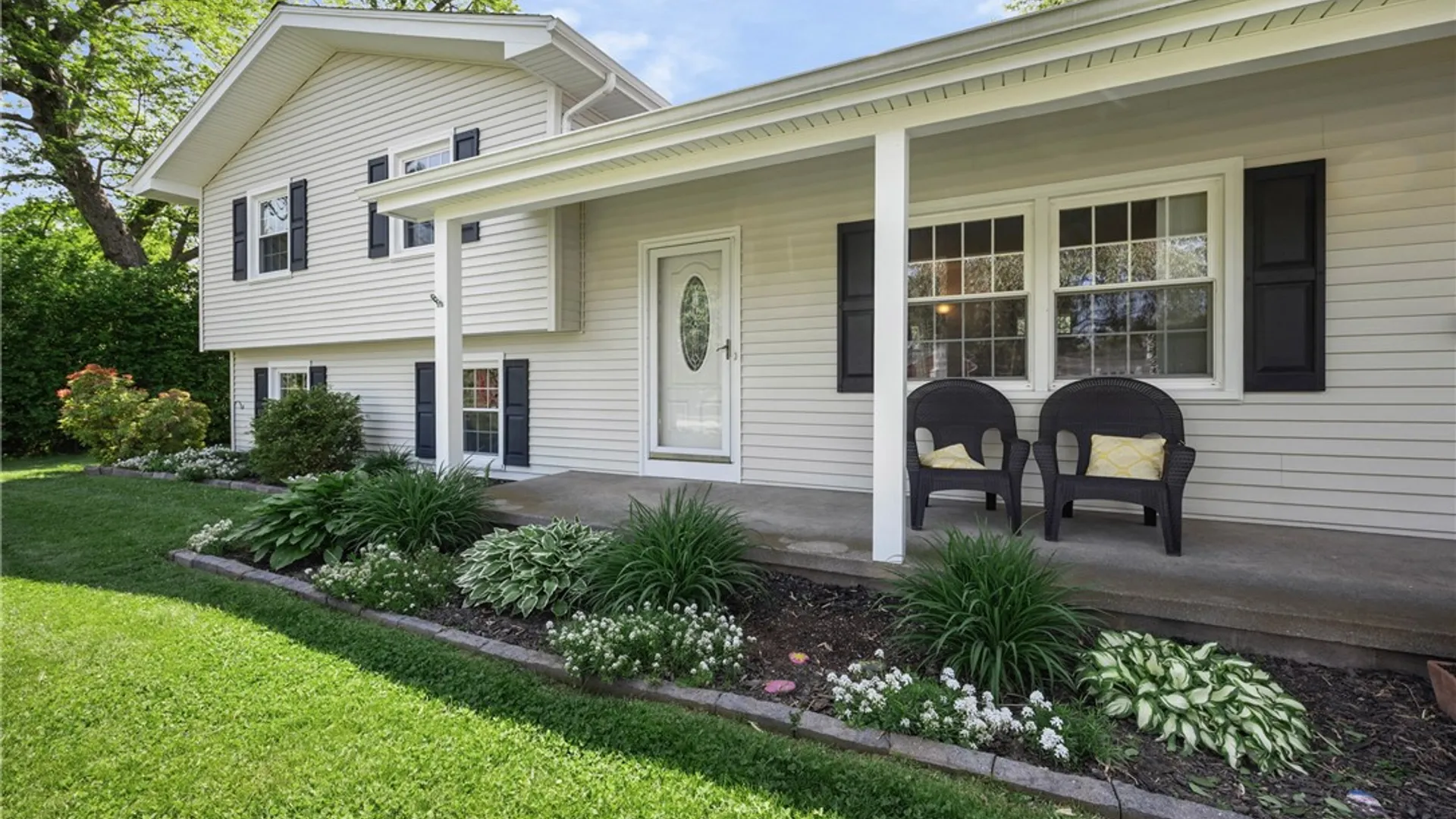 Property at 648 Meadowbriar Road, Greece, NY 14616 3