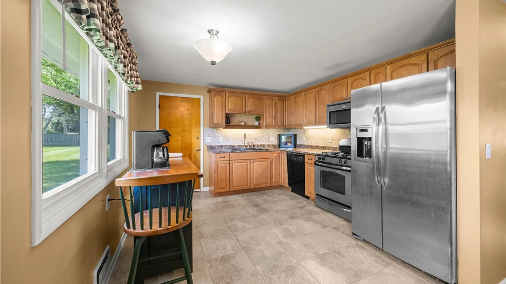 Property at 648 Meadowbriar Road, Greece, NY 14616 8