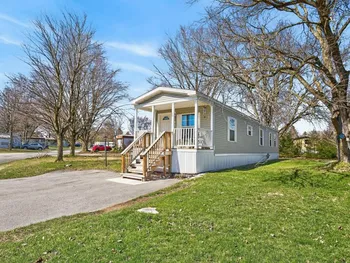 Property at 15 Glenview Drive, Manchester, NY 14432