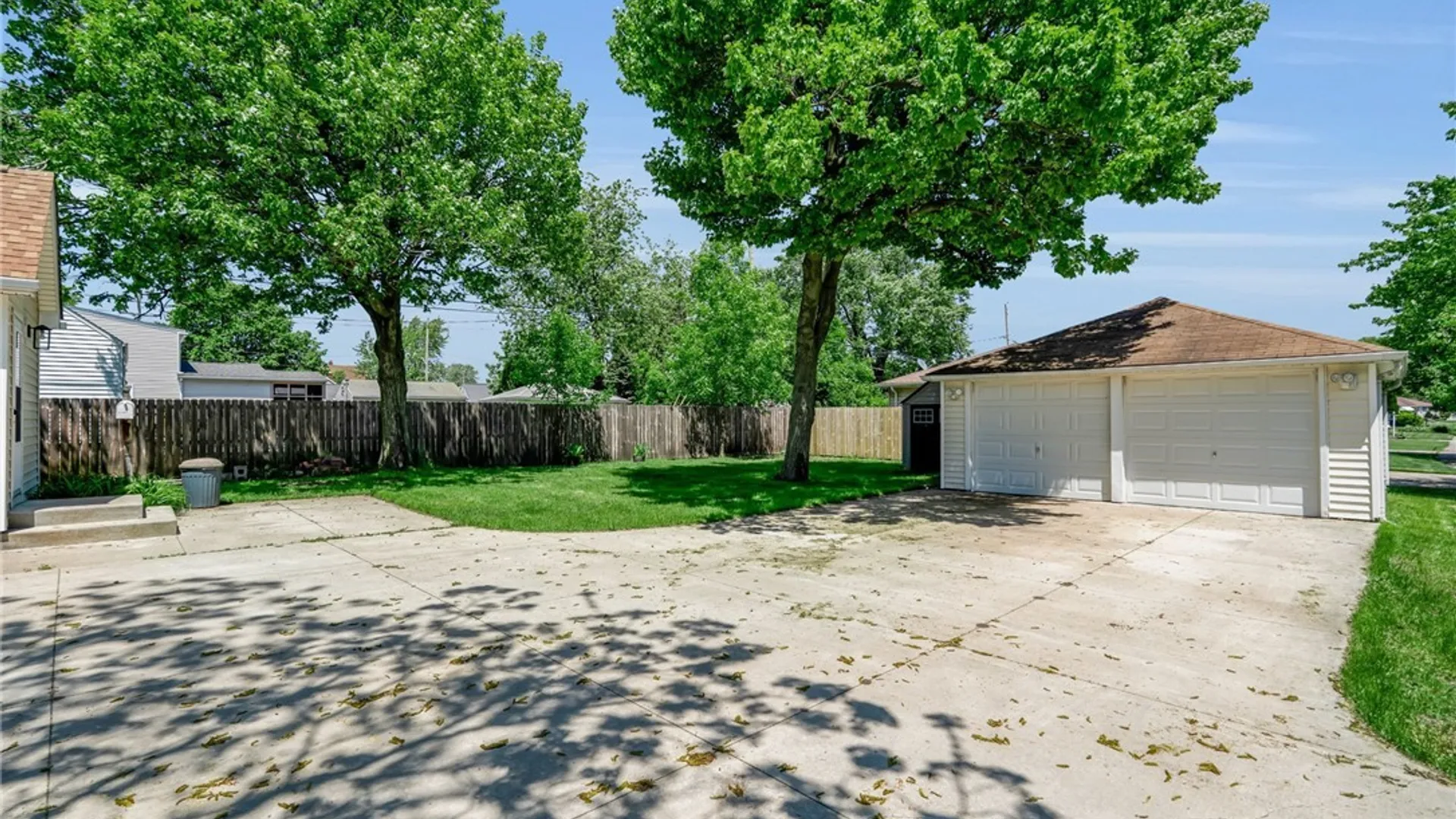 Property at 799 Beach Road, Cheektowaga, NY 14225 2