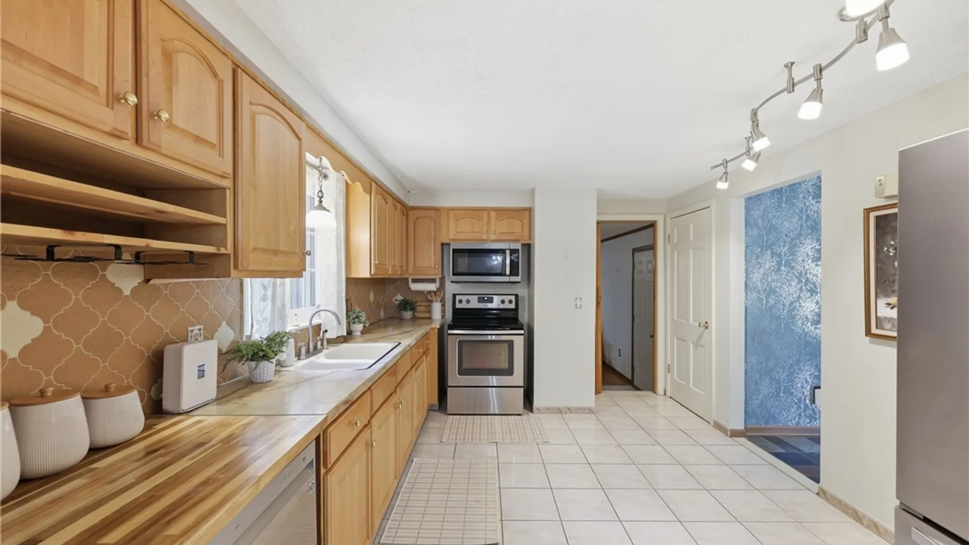 Property at 3325 Miller Road, Niagara, NY 14304 15
