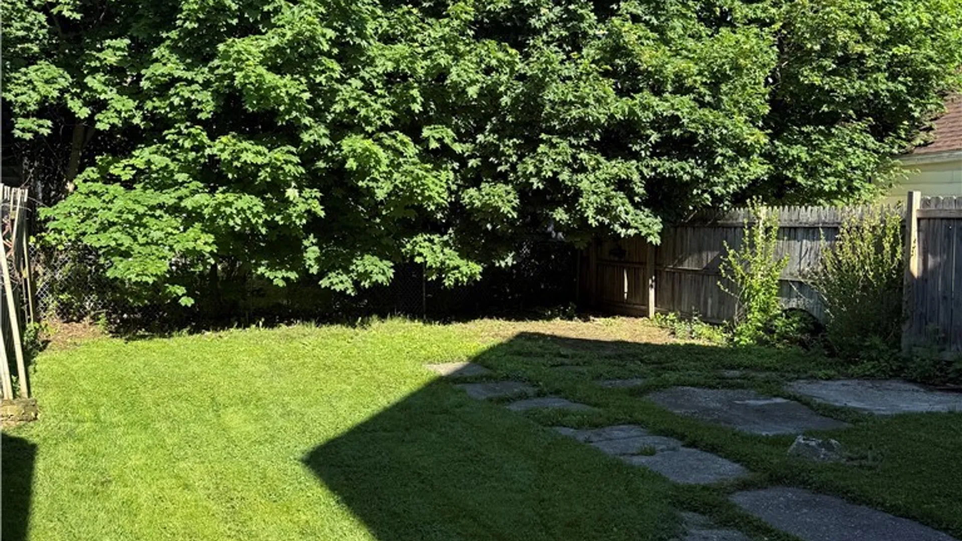 Property at 208 Weimar Street, Buffalo, NY 14206 10
