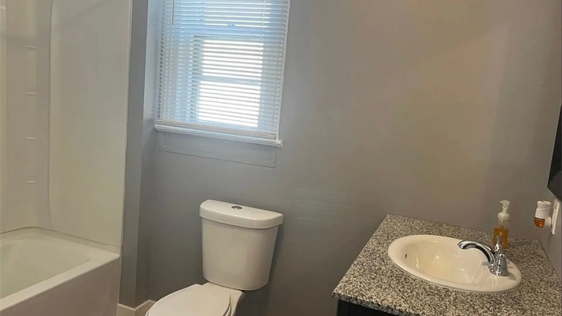 Property at 208 Weimar Street, Buffalo, NY 14206 6