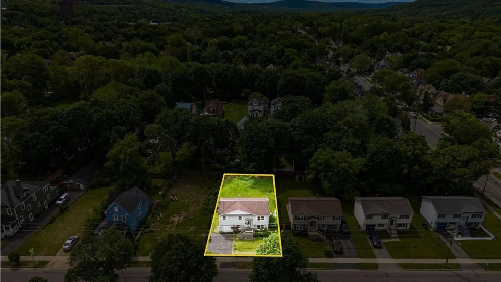 Property at 233 W Newell Street, Syracuse, NY 13205 4