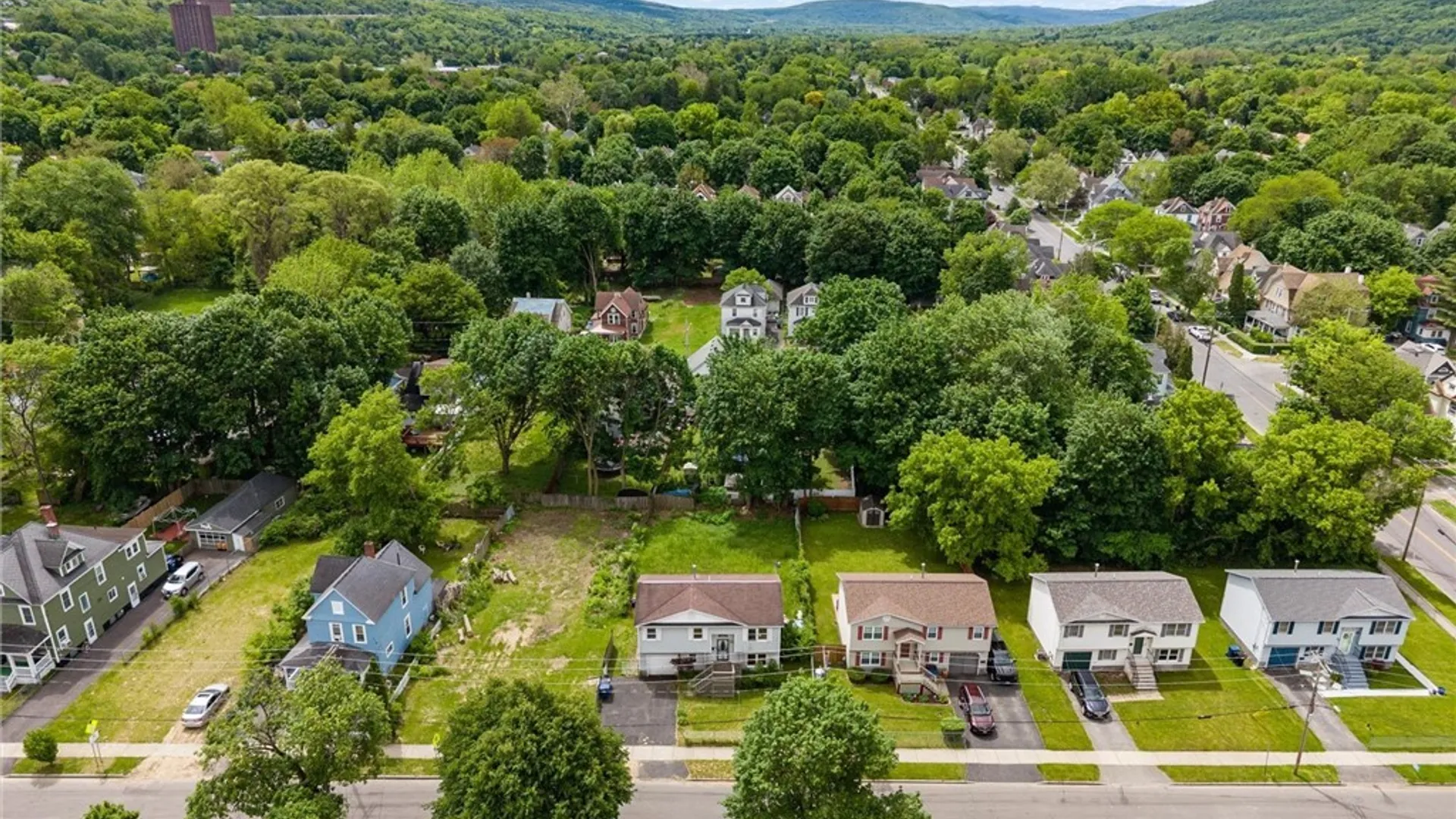 Property at 233 W Newell Street, Syracuse, NY 13205 40
