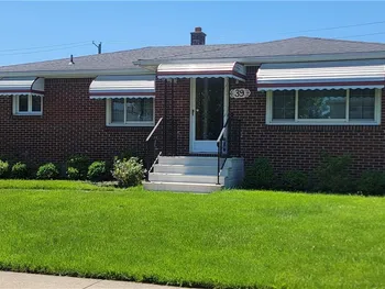 Property at 39 Angela Lane, Cheektowaga, NY 14225
