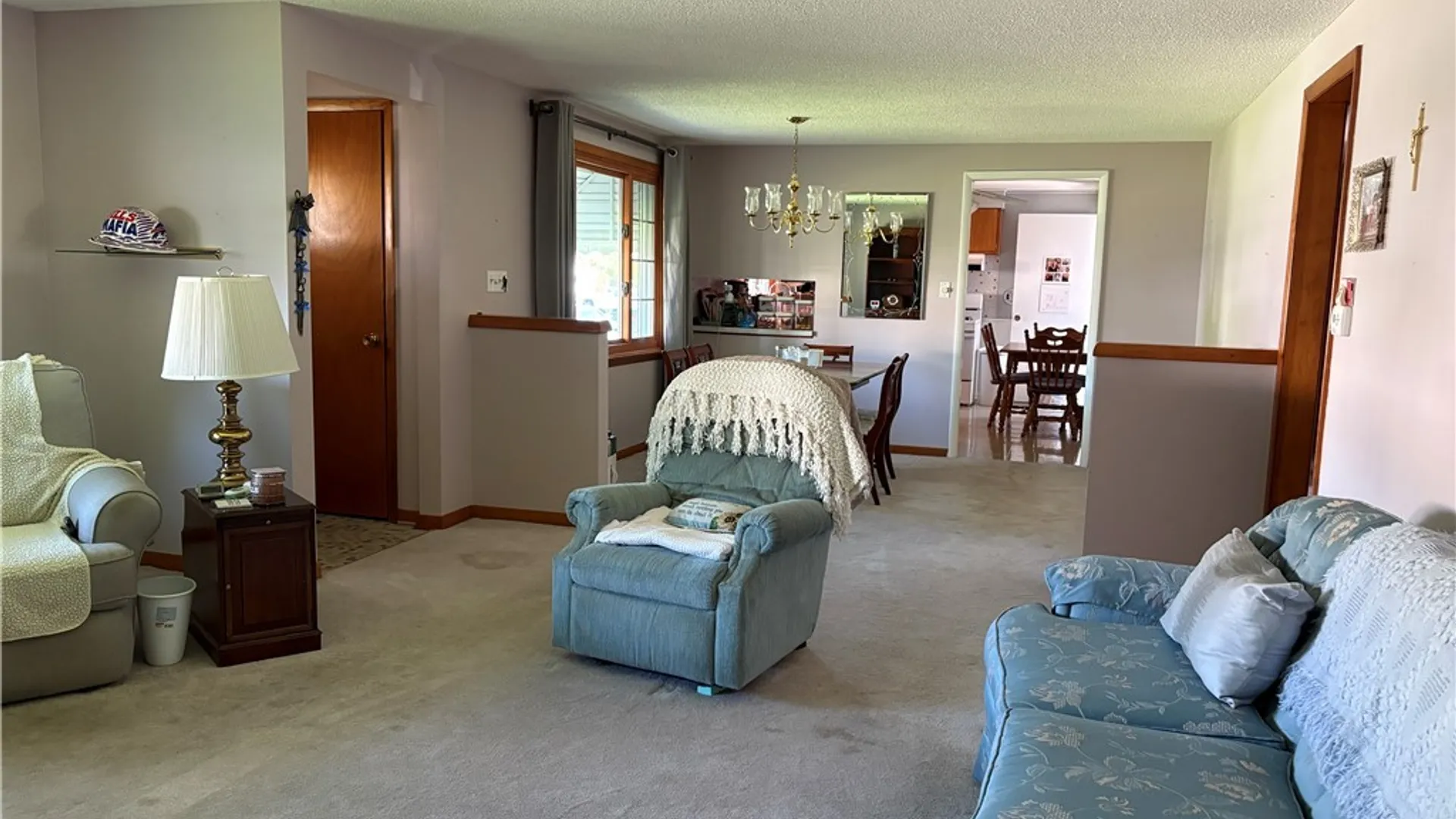 Property at 39 Angela Lane, Cheektowaga, NY 14225 7