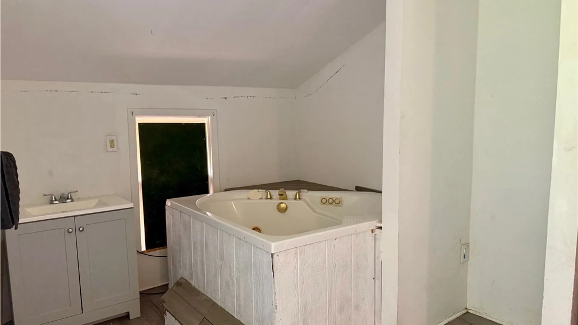 Property at 8 W Washington Street, Bath, NY 14810 20