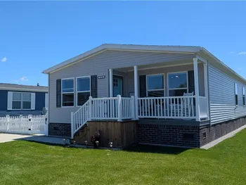 Property at 4216 Mohawk Pkwy, Niagara, NY 14304