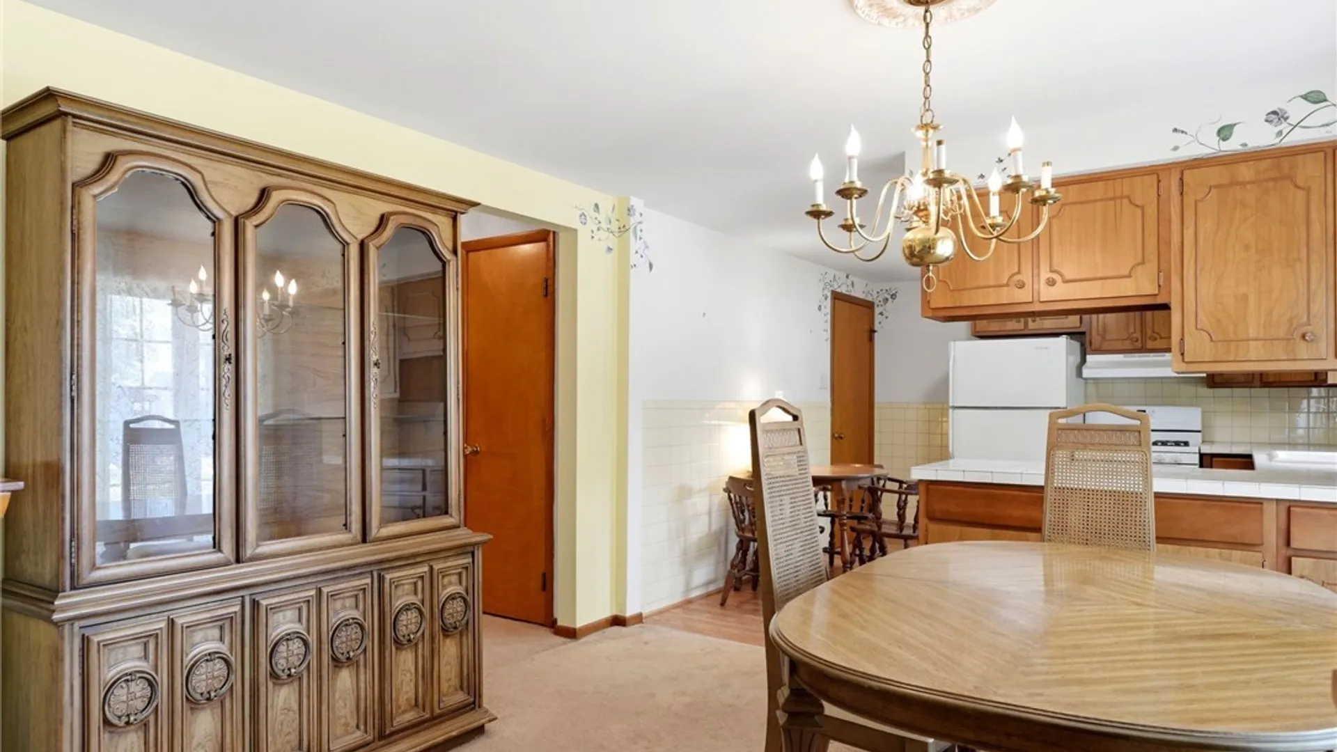 Property at 17 Delphi Drive, Cheektowaga, NY 14227 13