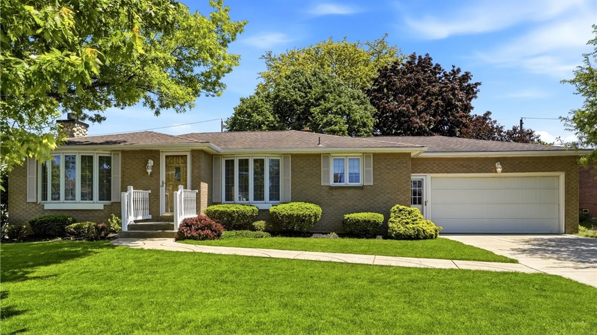 Property at 17 Delphi Drive, Cheektowaga, NY 14227 3