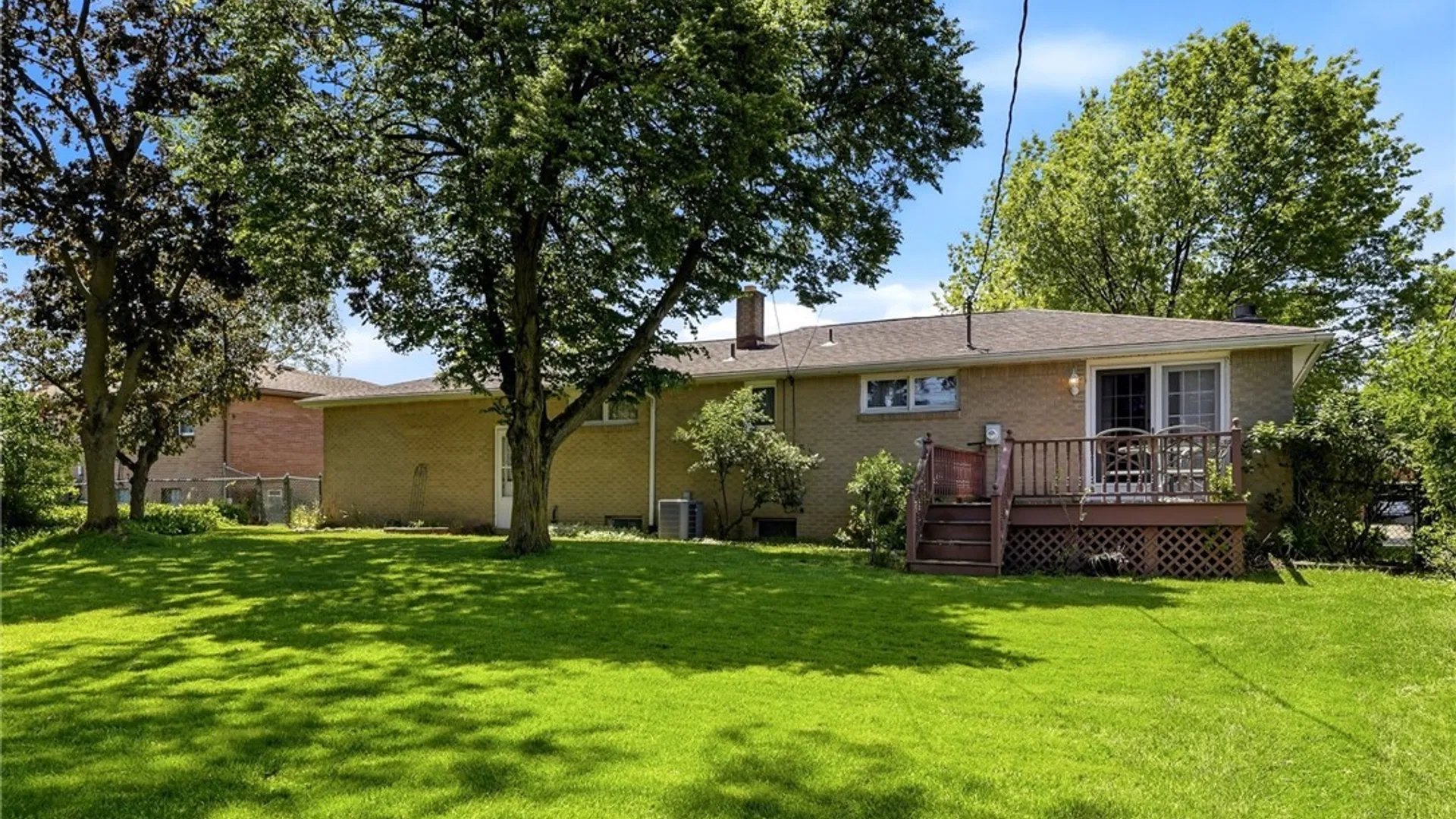 Property at 17 Delphi Drive, Cheektowaga, NY 14227 45