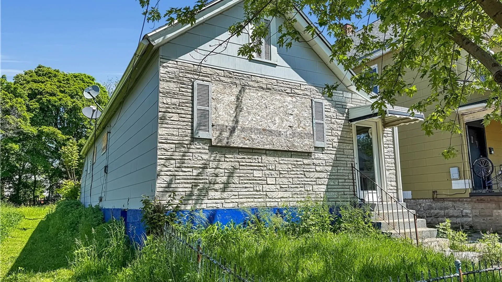 Property at 18 Helen Street, Buffalo, NY 14213 2