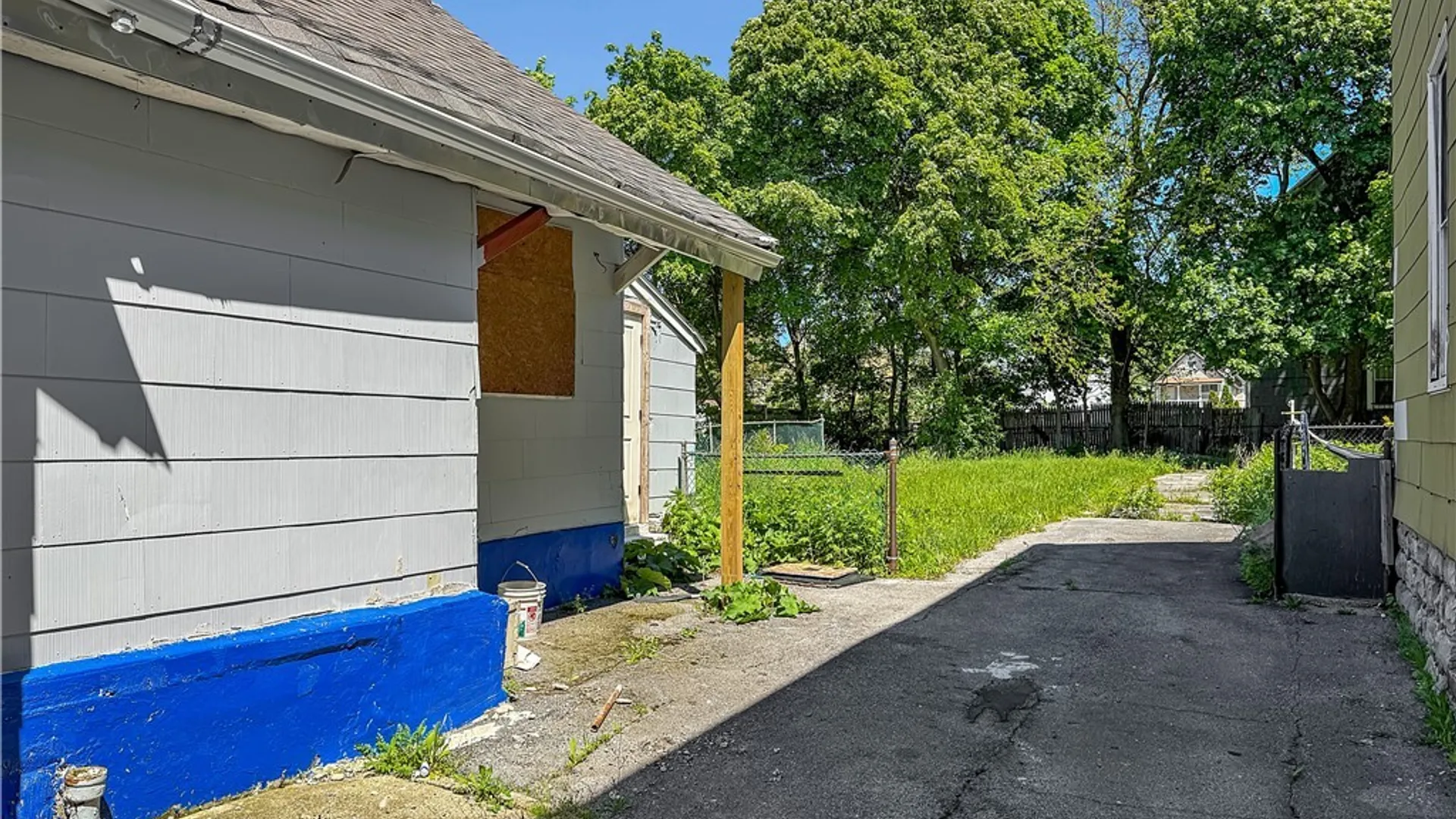 Property at 18 Helen Street, Buffalo, NY 14213 3
