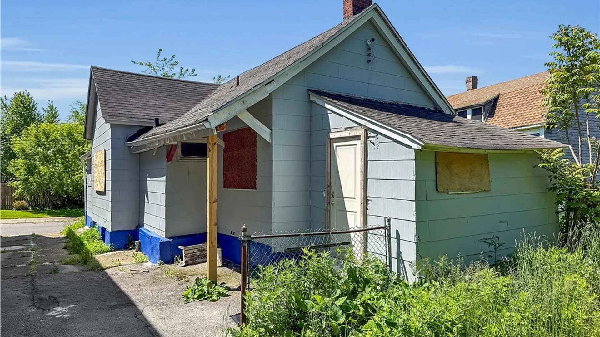 Property at 18 Helen Street, Buffalo, NY 14213 4