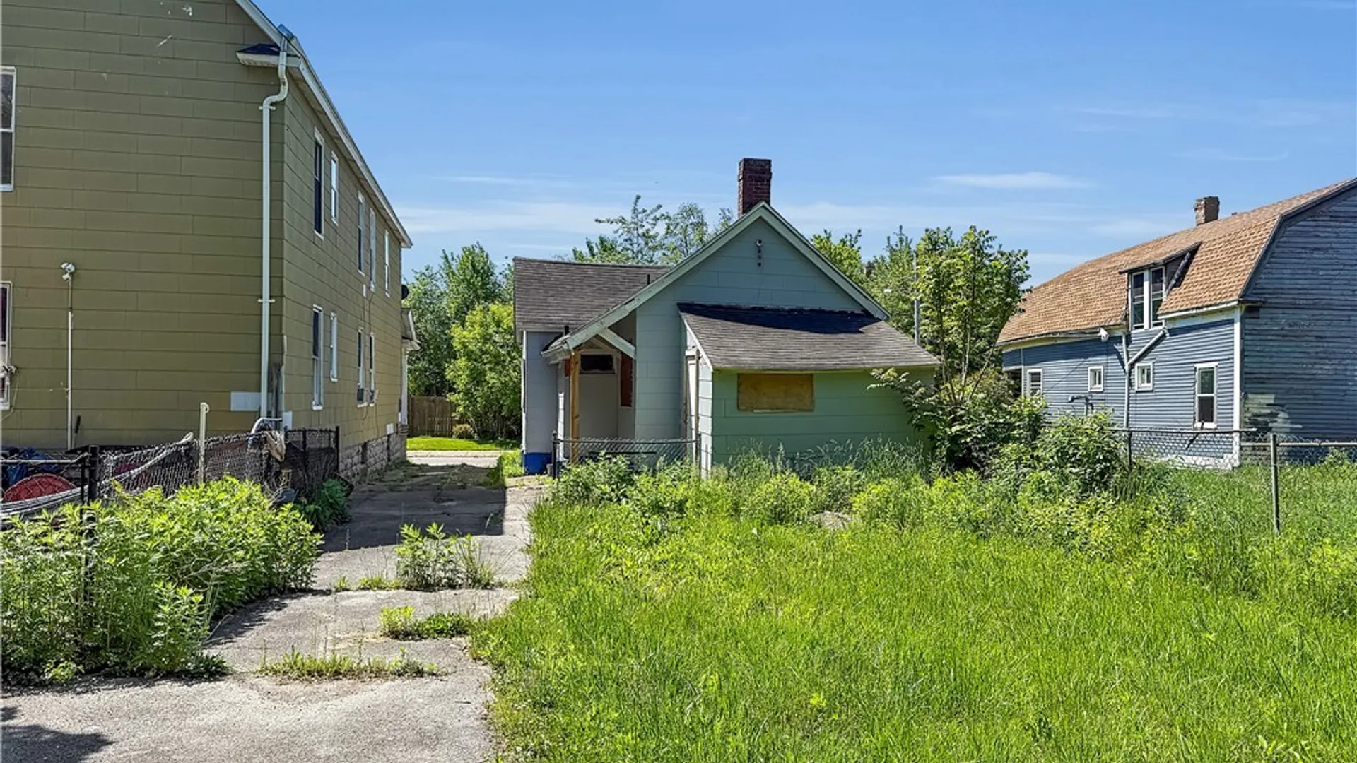 Property at 18 Helen Street, Buffalo, NY 14213 5
