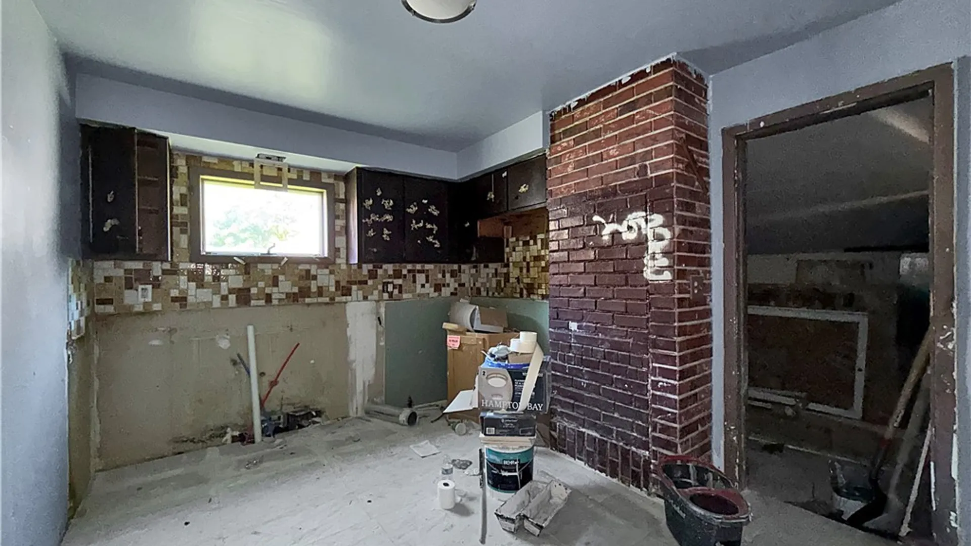 Property at 18 Helen Street, Buffalo, NY 14213 9
