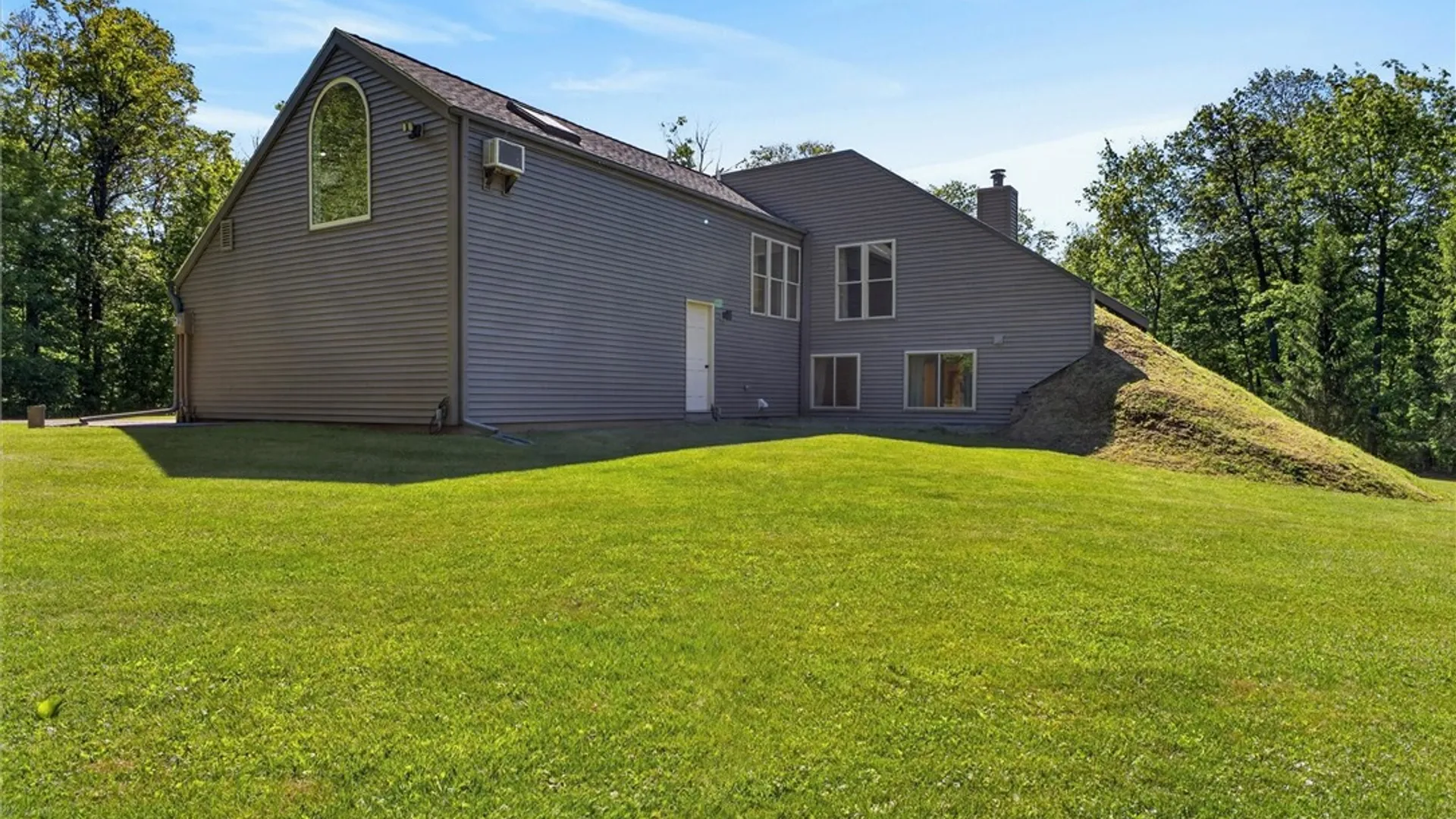 Property at 7121 Pittsford Palmyra Road, Perinton, NY 14450 9