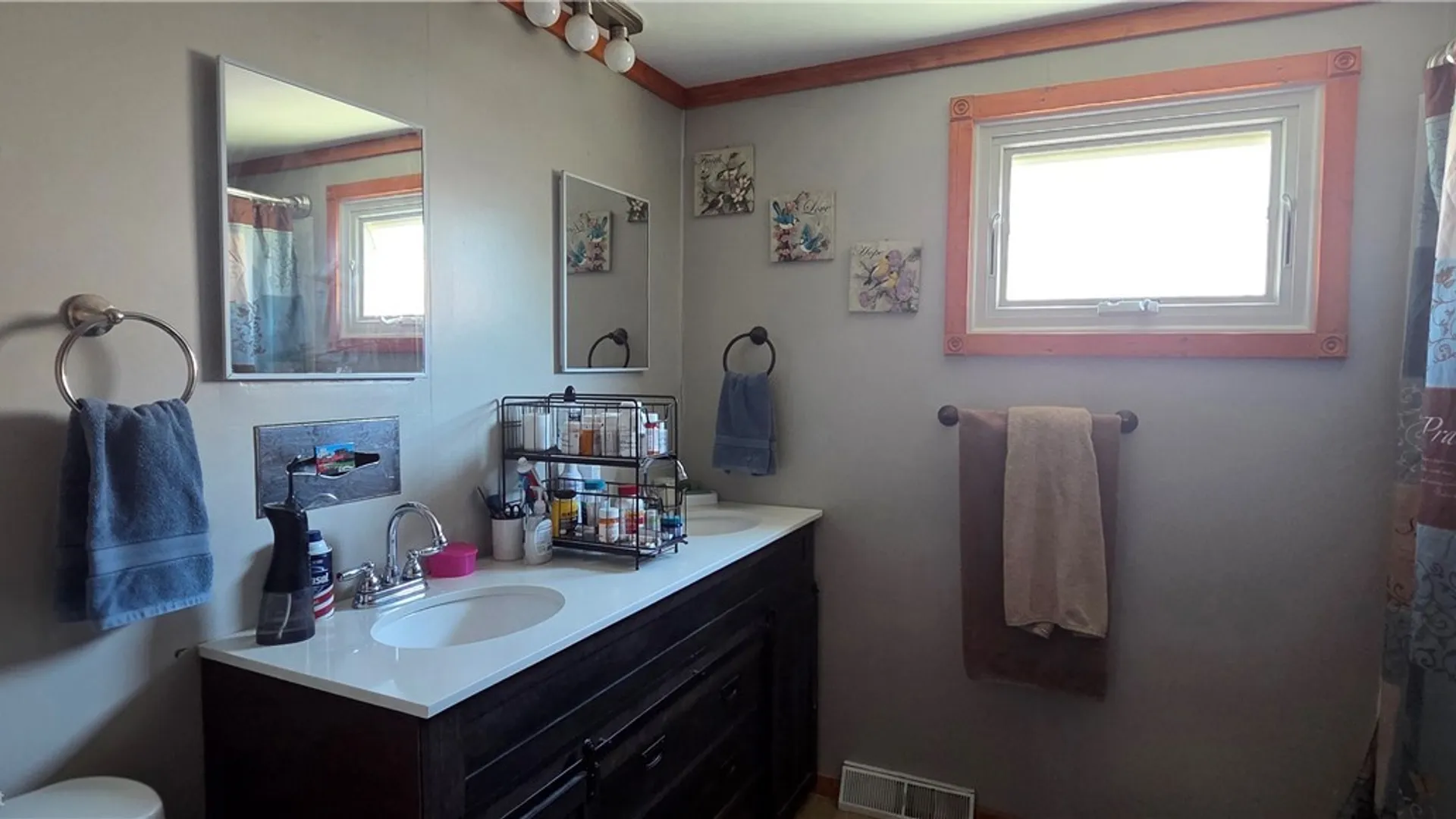 Property at 210 Westminster Road, West Seneca, NY 14224 12