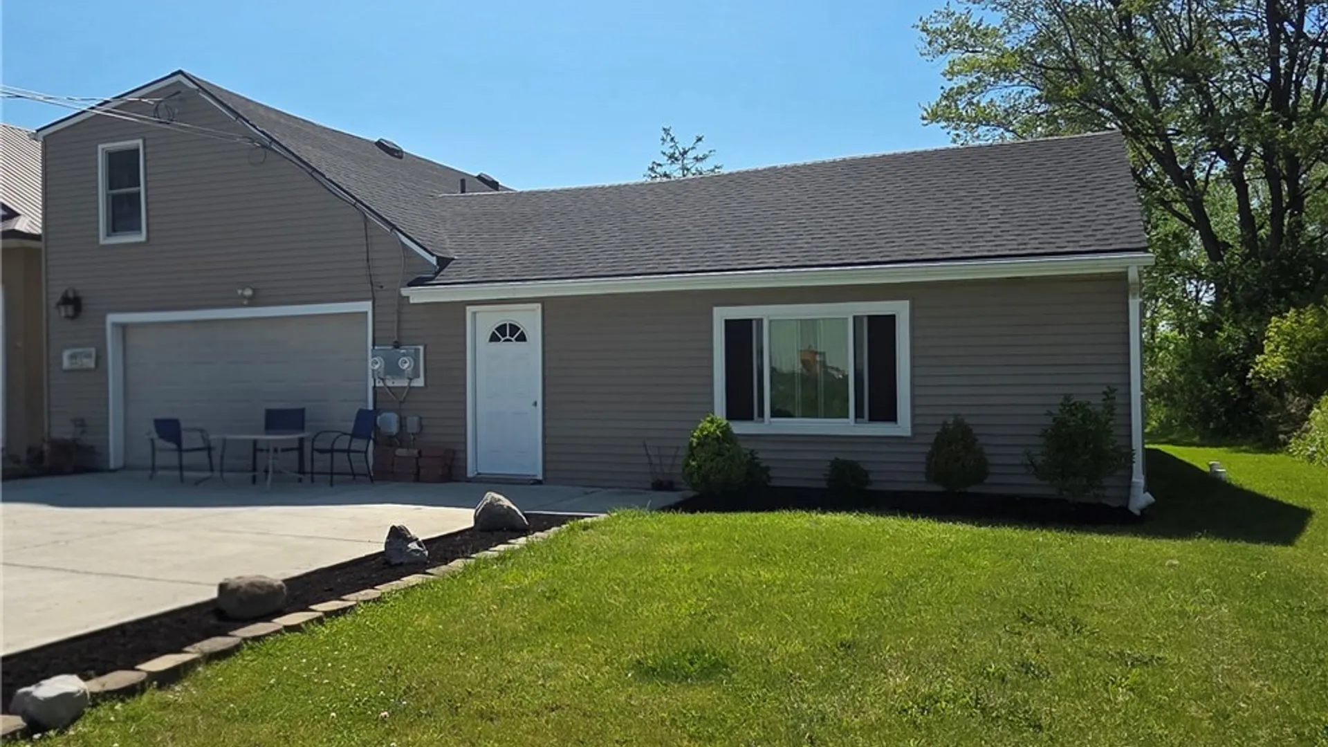 Property at 210 Westminster Road, West Seneca, NY 14224 2