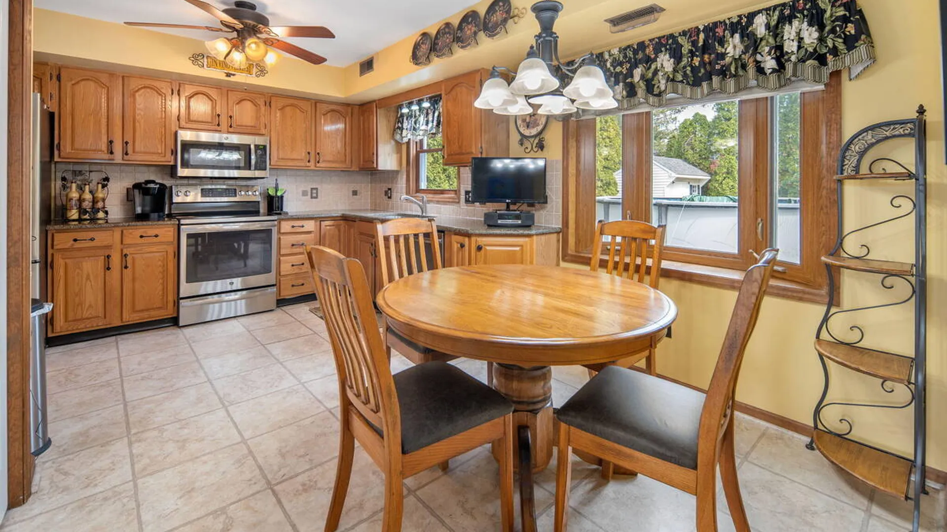 Property at 2 Cartwheel Drive, Scotia, NY 12302 11