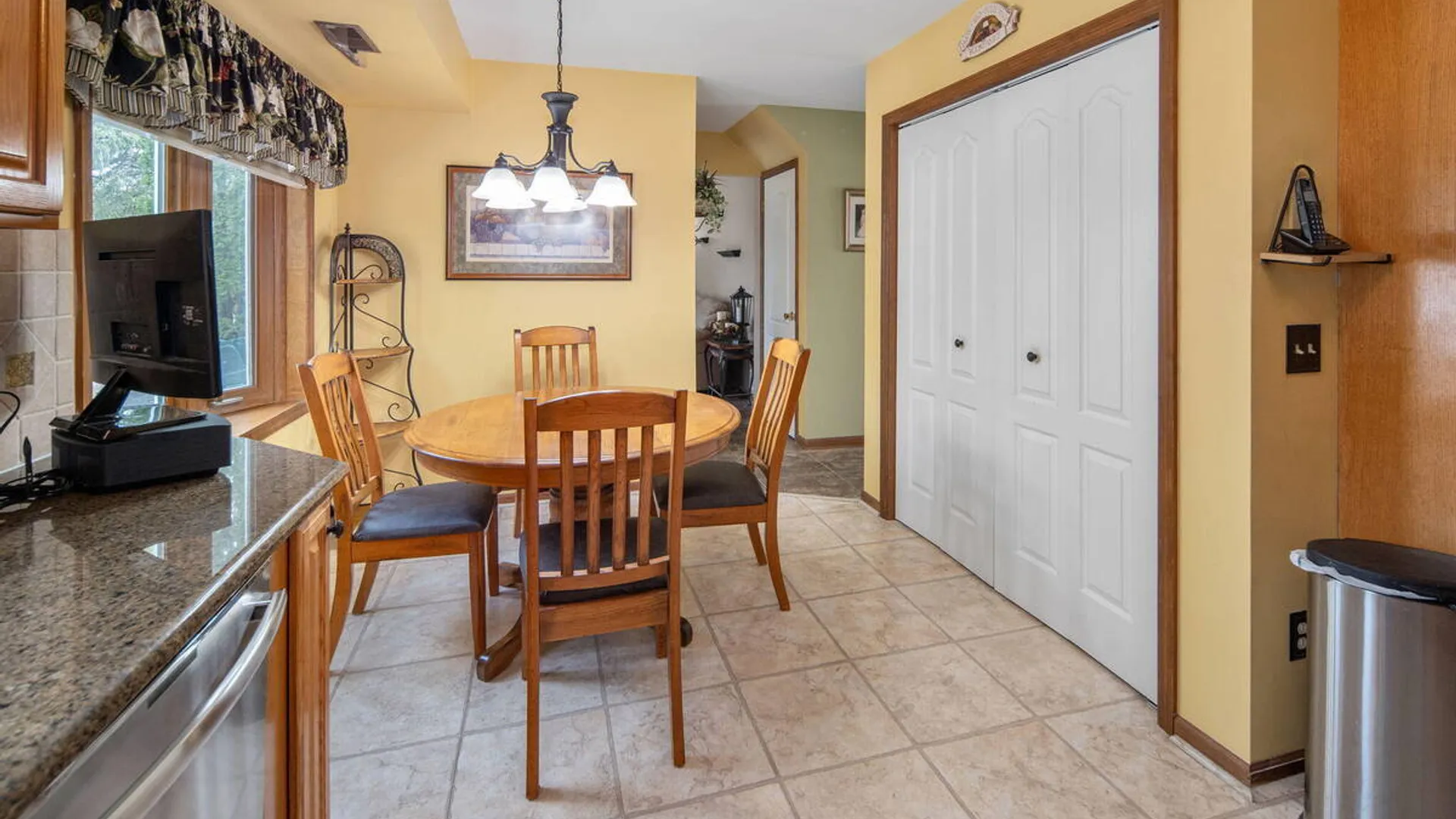 Property at 2 Cartwheel Drive, Scotia, NY 12302 13