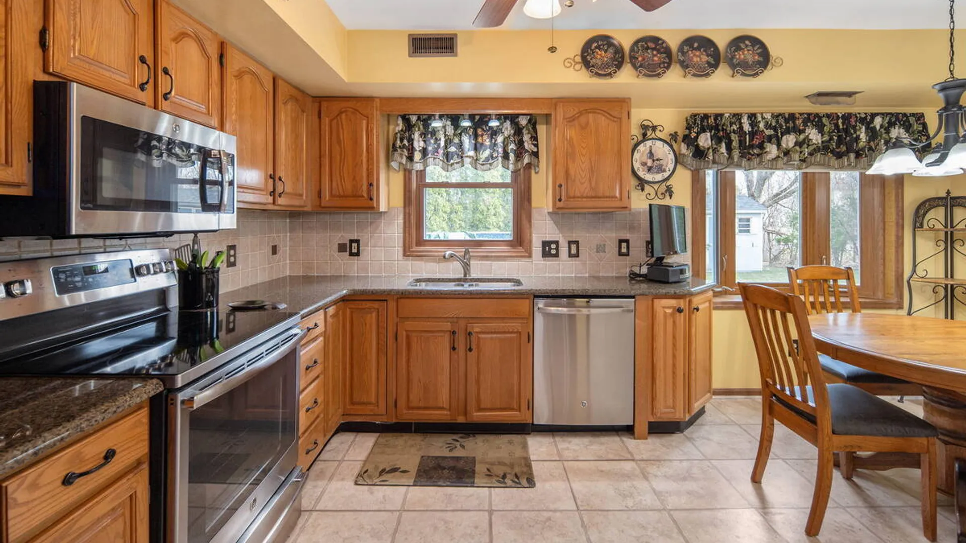 Property at 2 Cartwheel Drive, Scotia, NY 12302 8