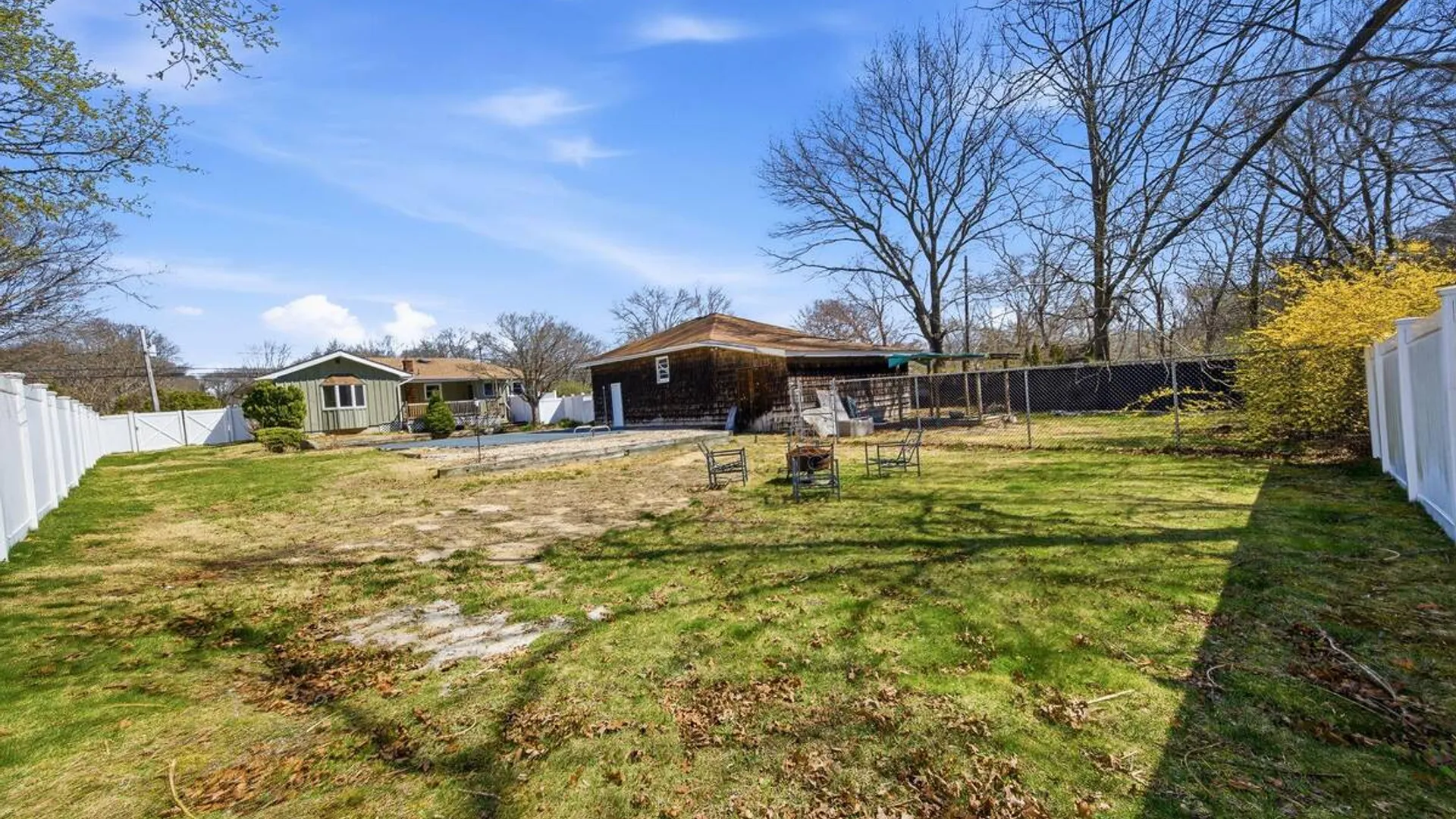Property at 310 Jamaica Avenue, Medford, NY 11763 30