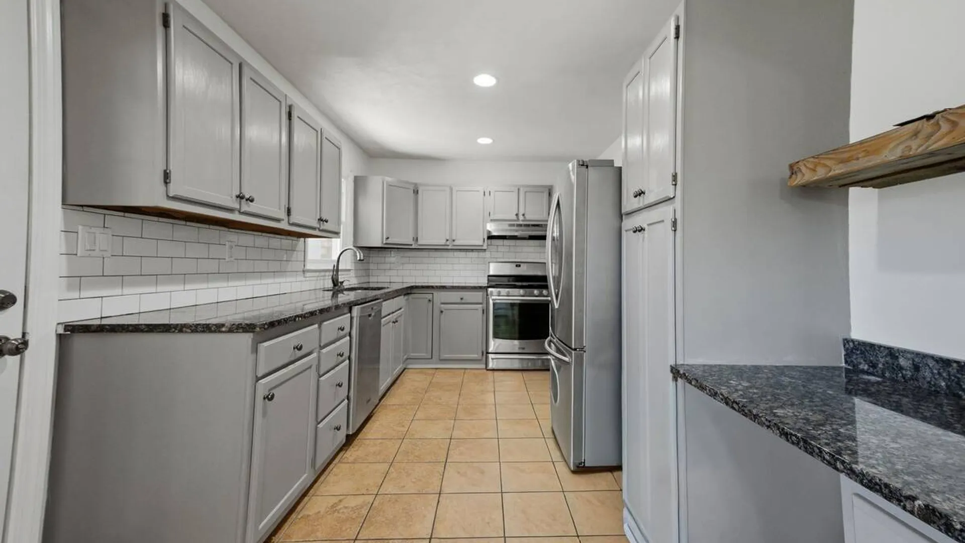 Property at 310 Jamaica Avenue, Medford, NY 11763 6