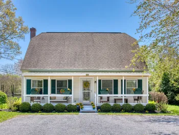 Property at 14 MURRAY PL, Bridgehampton, NY 11968