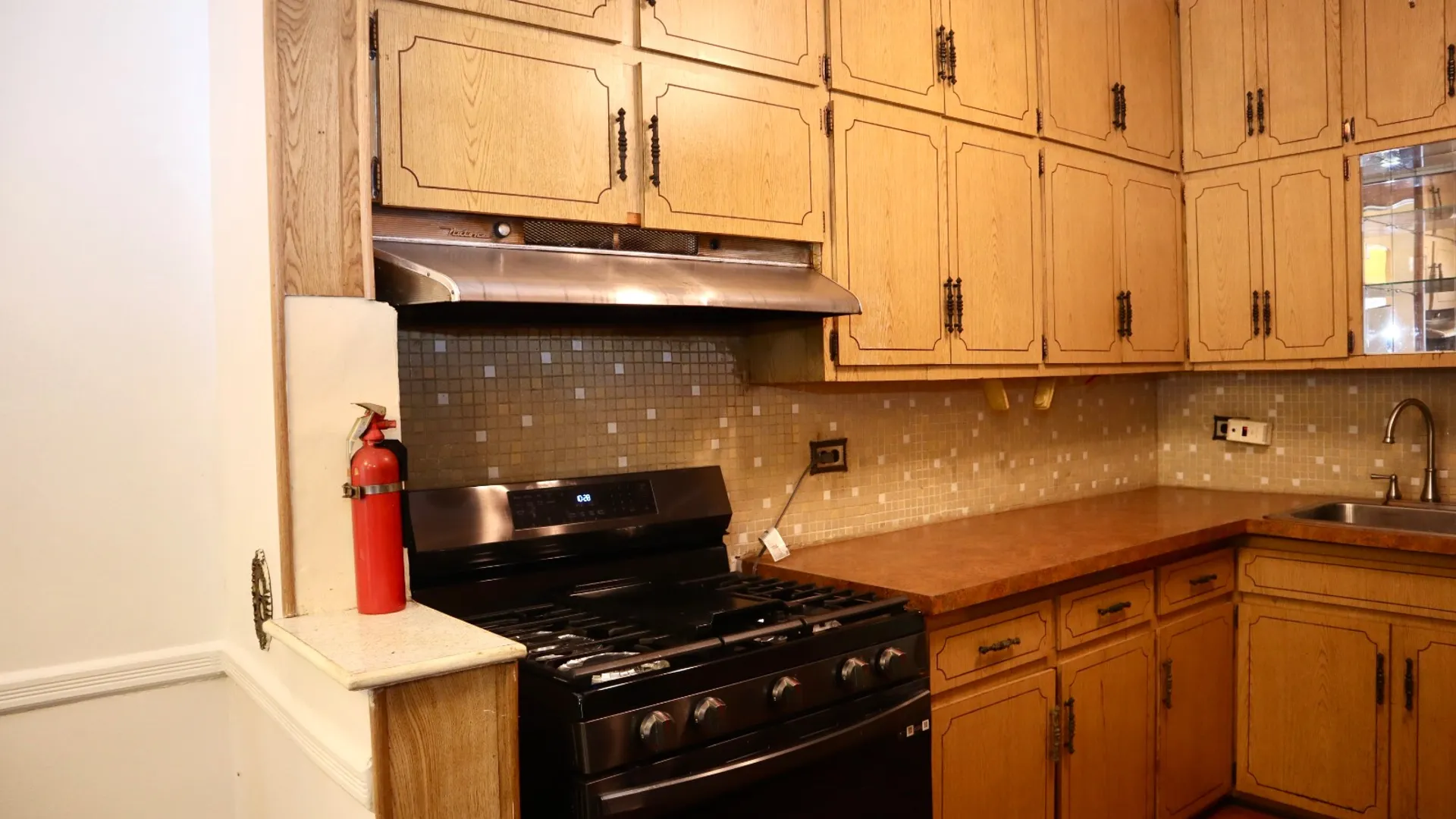 Property at 244 E 49th St, Brooklyn, NY 11203 7