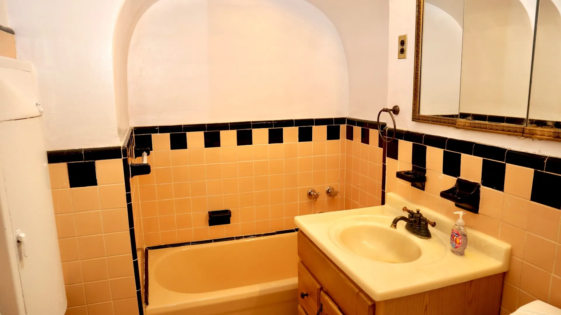 Property at 244 E 49th St, Brooklyn, NY 11203 8