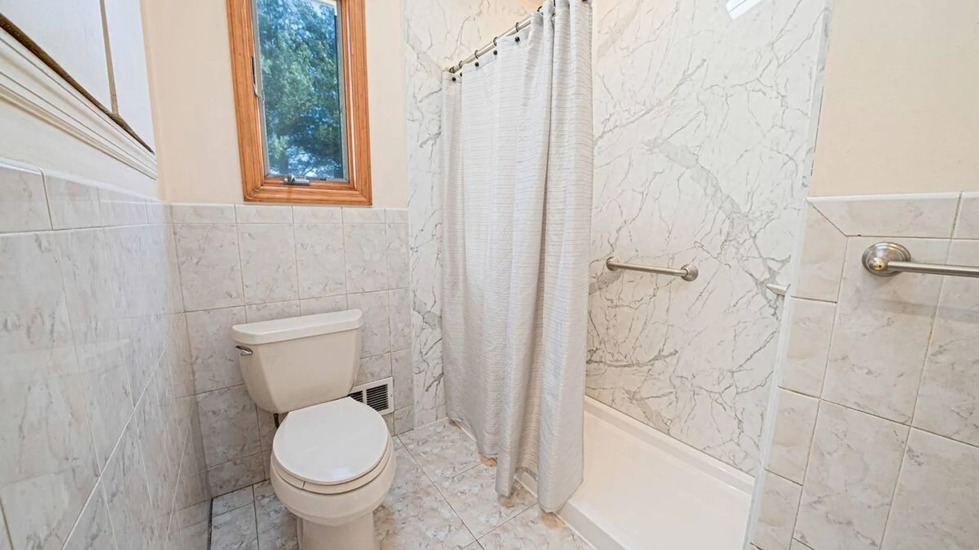 Property at 104 Colonial Street, East Northport, NY 11731 22