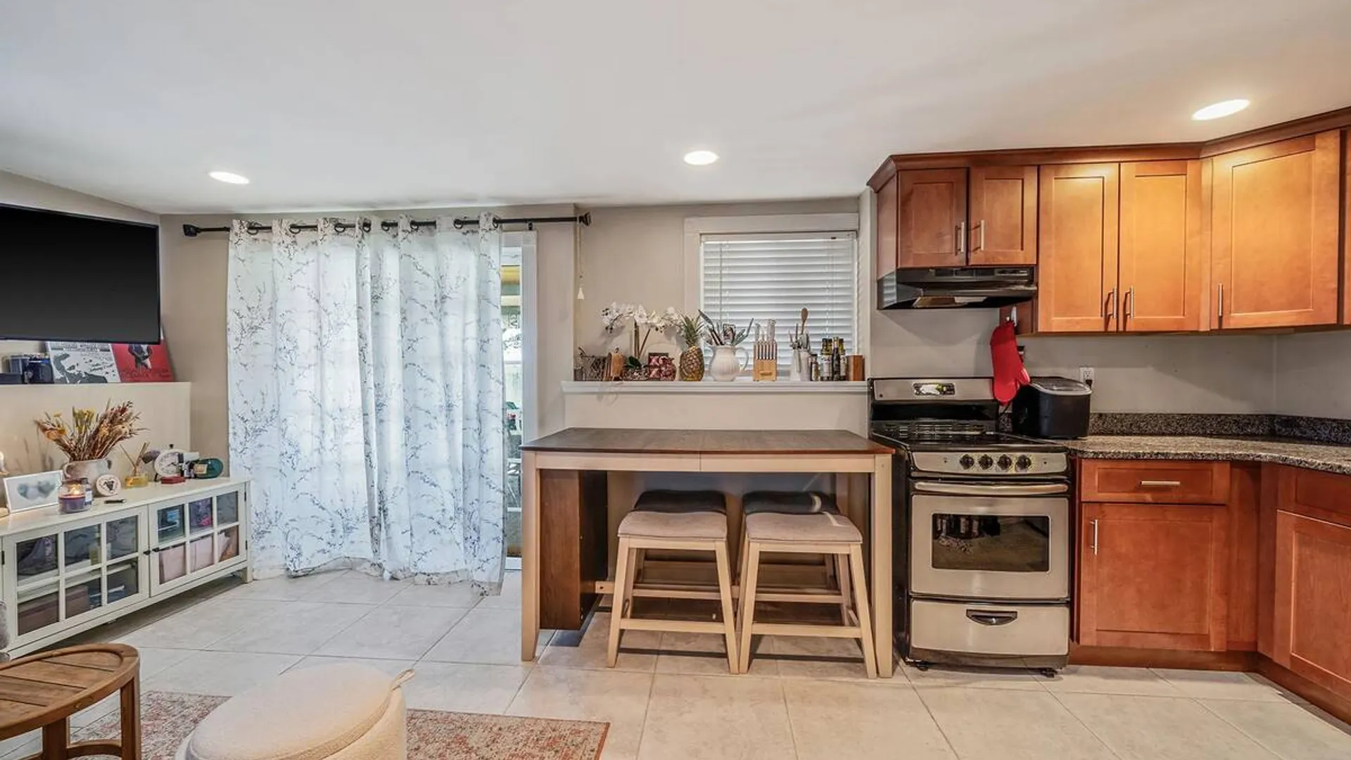 Property at 104 Colonial Street, East Northport, NY 11731 24