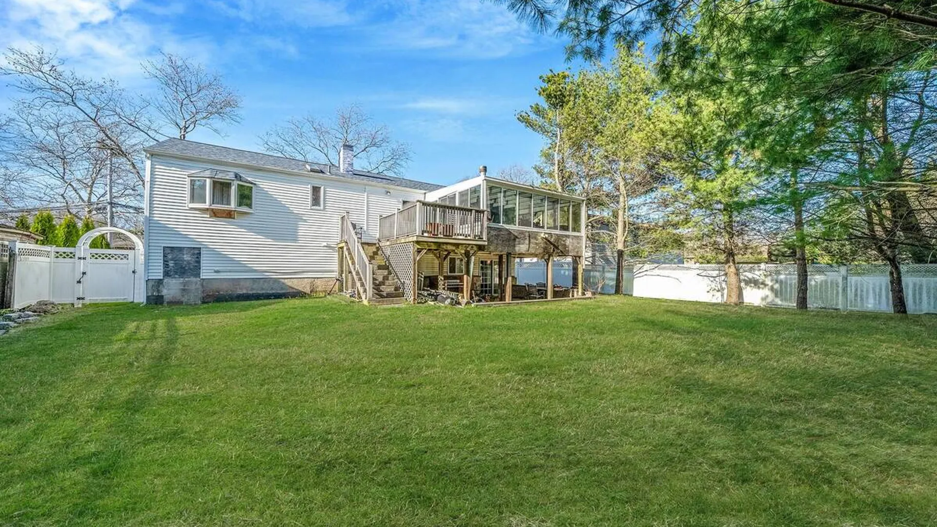 Property at 104 Colonial Street, East Northport, NY 11731 34