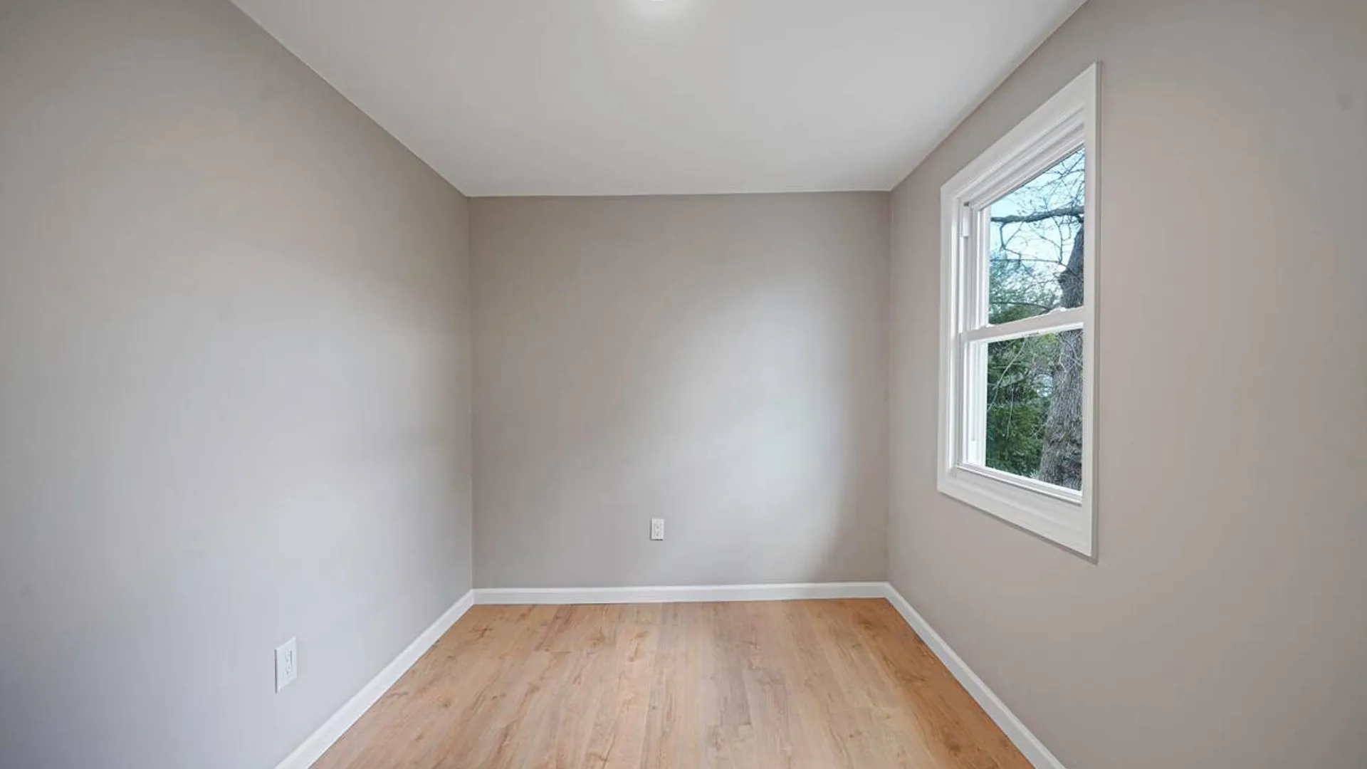 Property at 41 Seaside Avenue, Patchogue, NY 11772 13