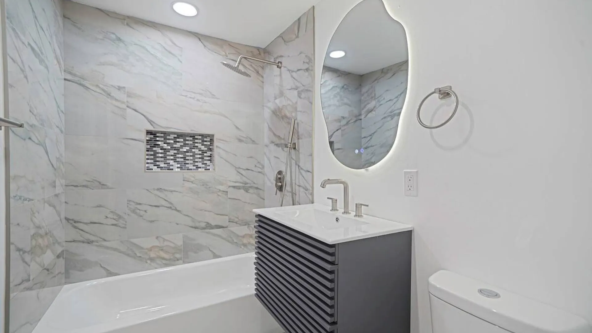 Property at 41 Seaside Avenue, Patchogue, NY 11772 21