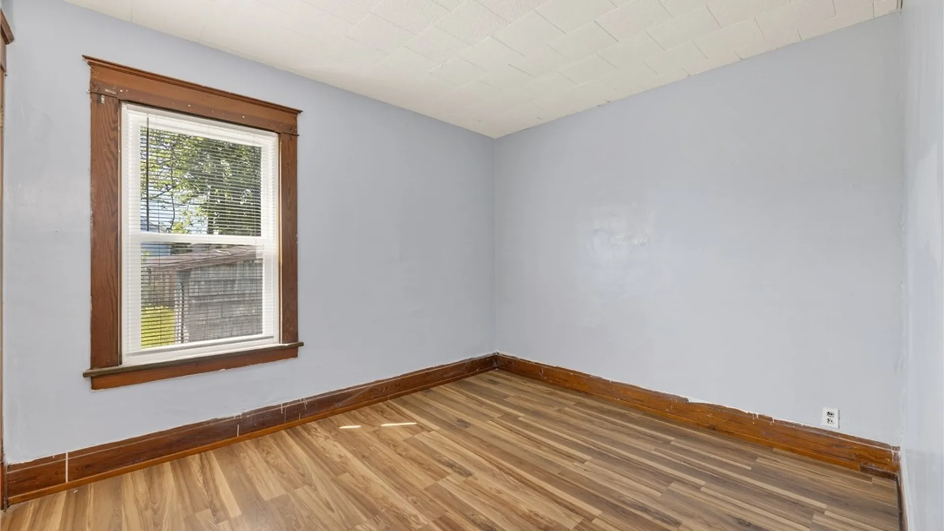 Property at 89 Andover Avenue, Buffalo, NY 14215 17