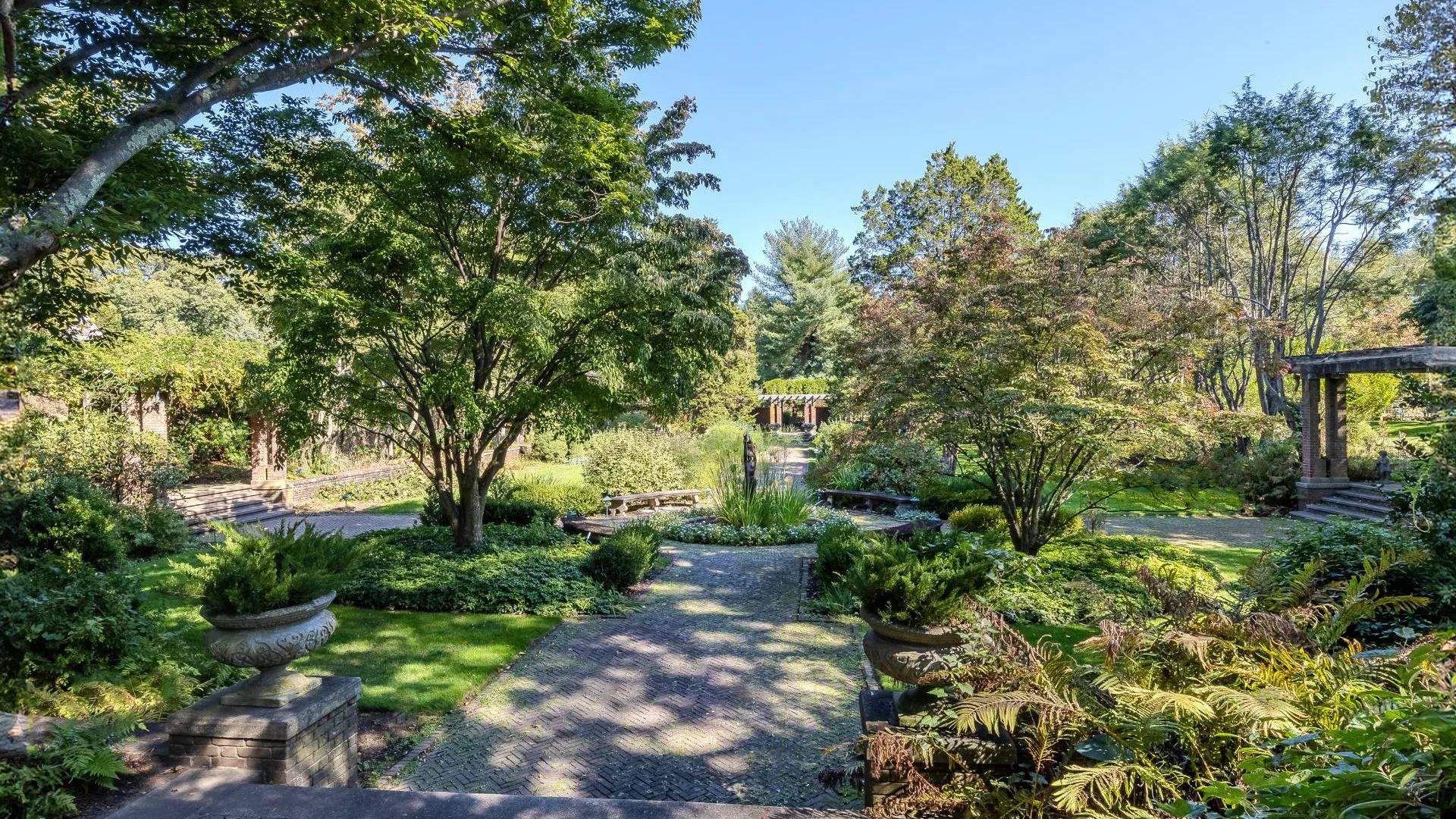 Property at 31 FORT HILL DR, Lloyd Harbor, NY 11743 44