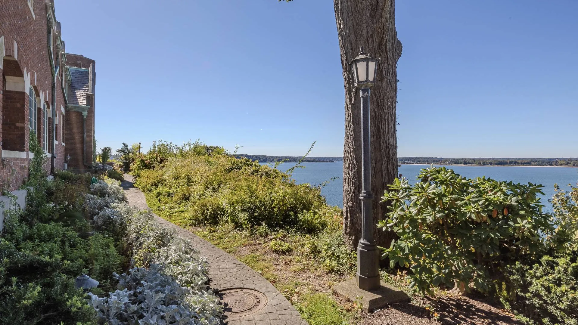 Property at 31 FORT HILL DR, Lloyd Harbor, NY 11743 47