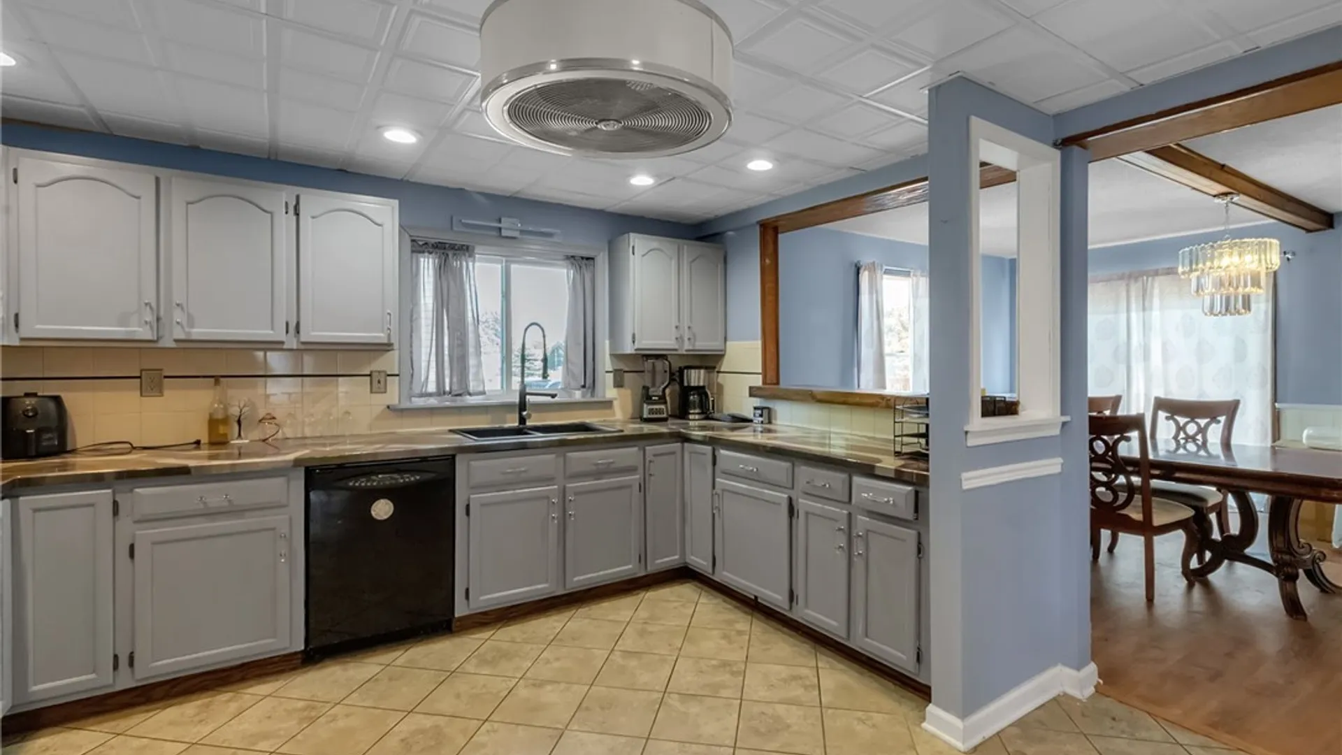 Property at 3027 Petroleum Street, Niagara, NY 14305 7