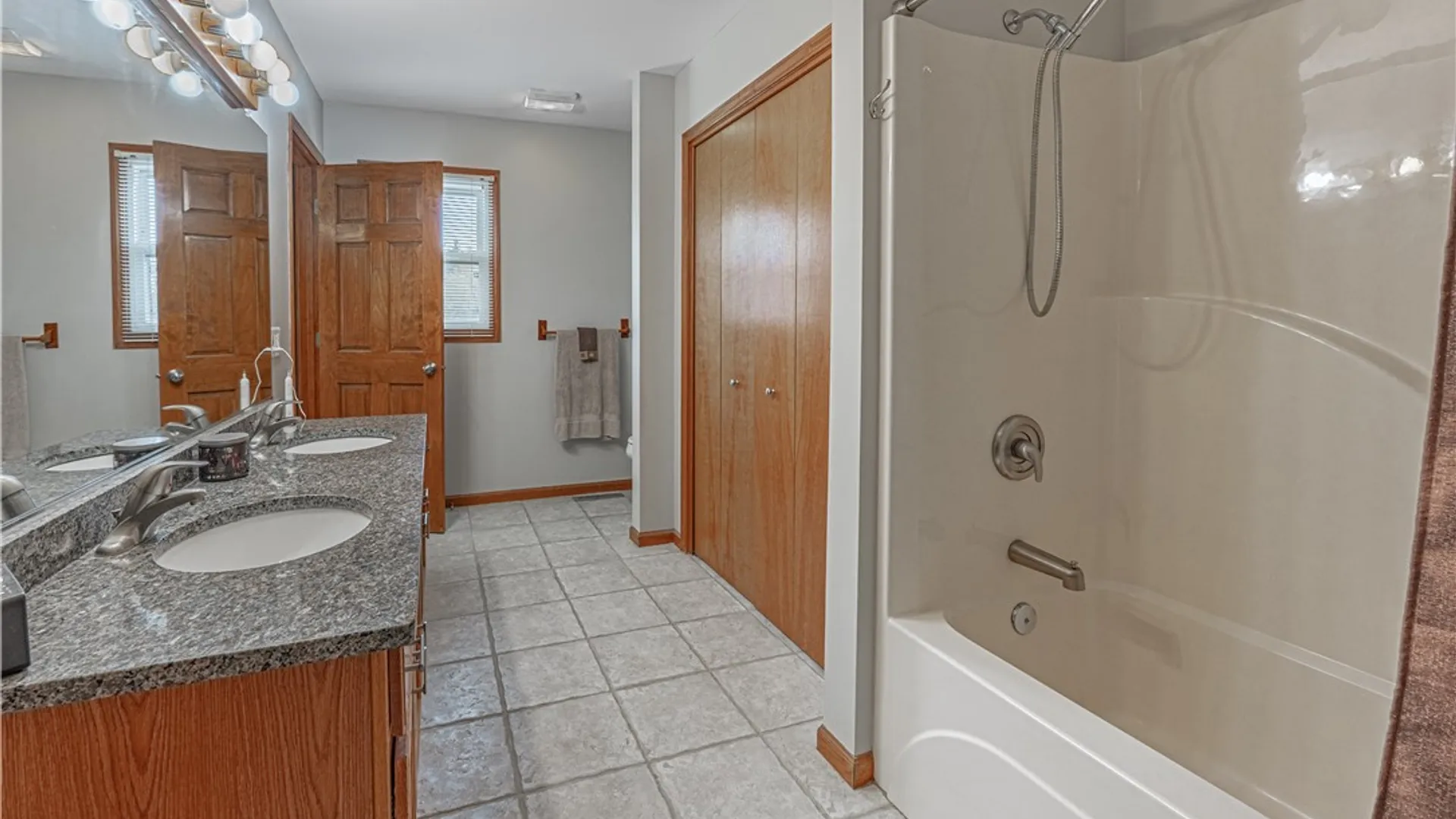 Property at 7047 Lincoln Avenue Extension, Lockport Town, NY 14094 27