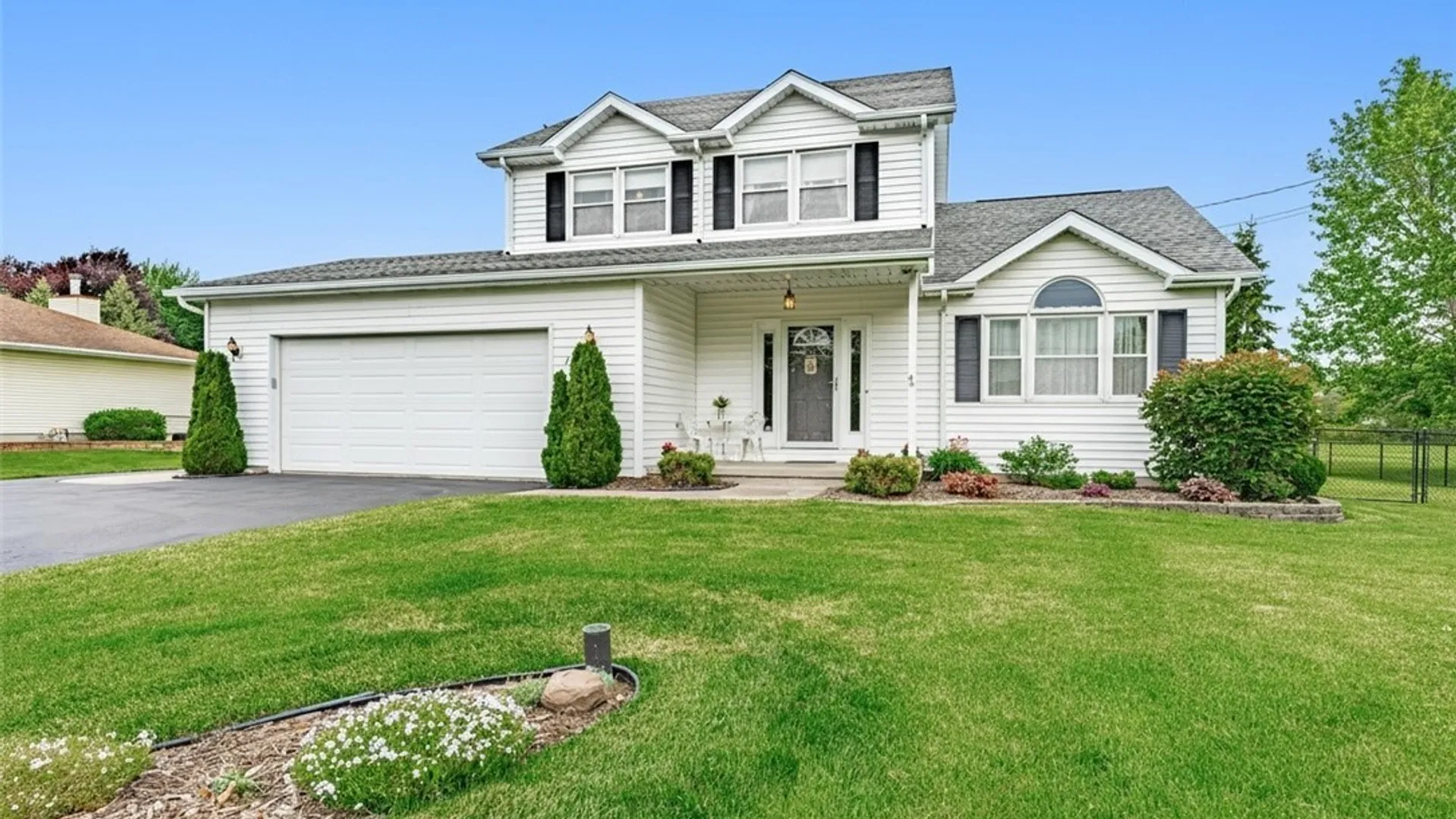 Property at 7047 Lincoln Avenue Extension, Lockport Town, NY 14094 4