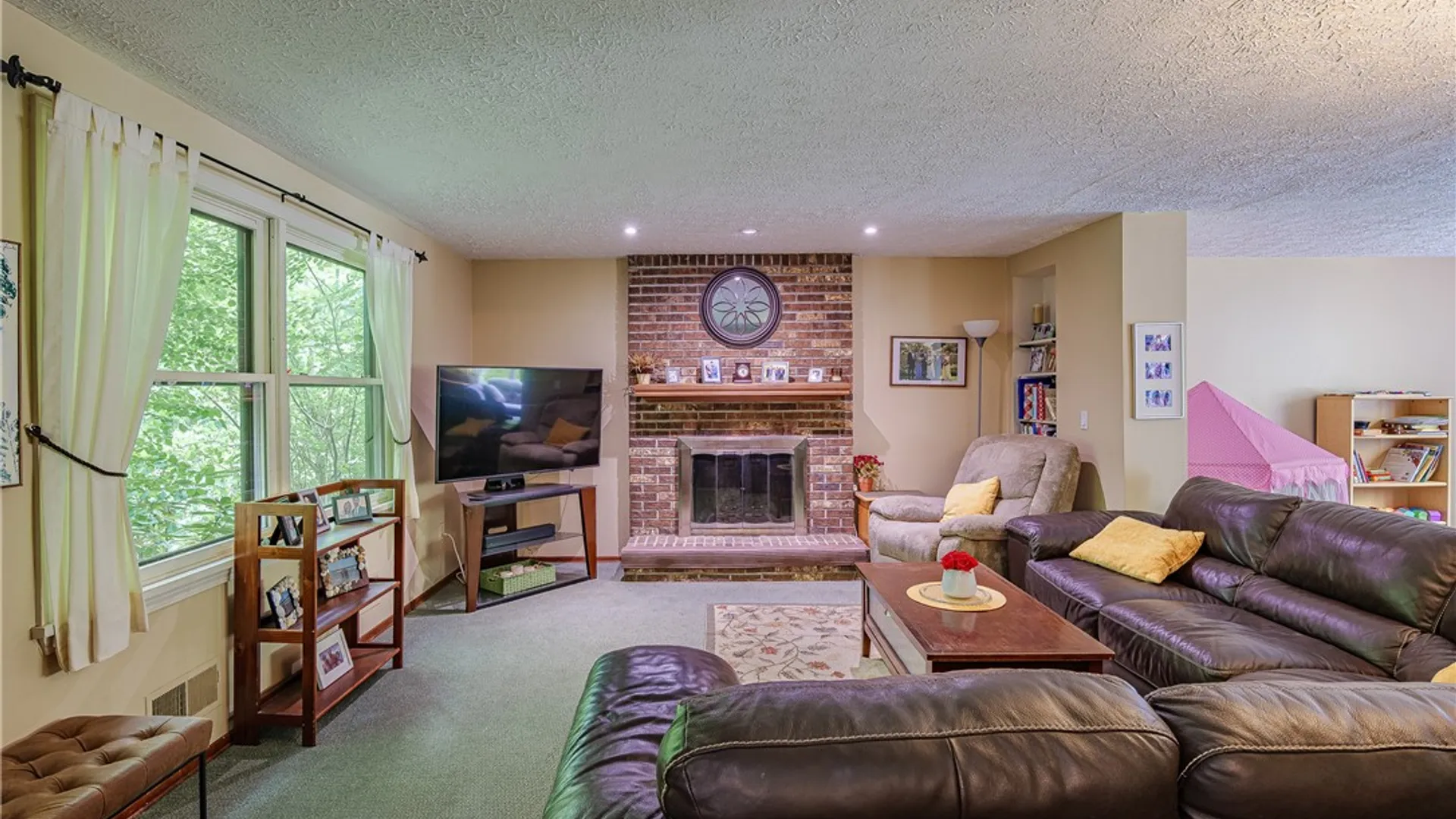 Property at 8 Great Garland, Perinton, NY 14450 12