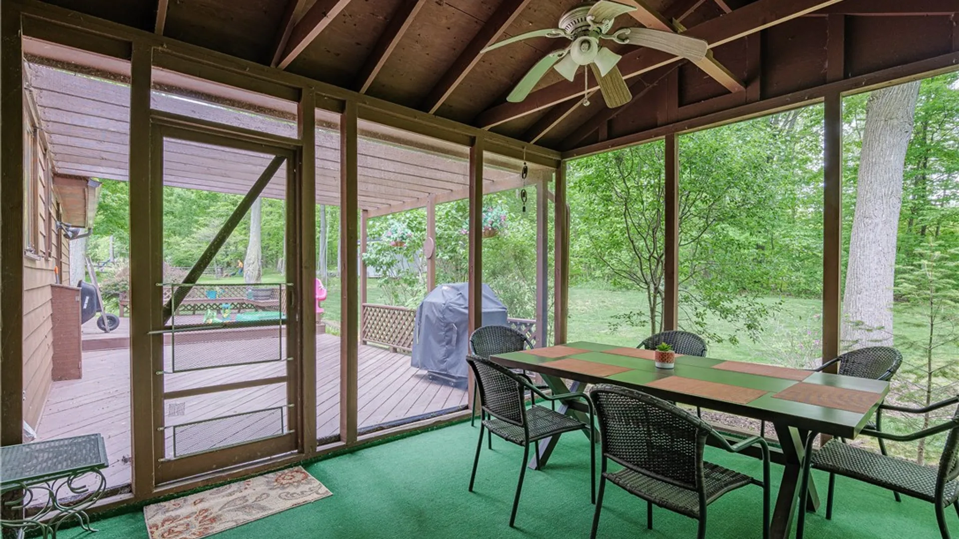 Property at 8 Great Garland, Perinton, NY 14450 23