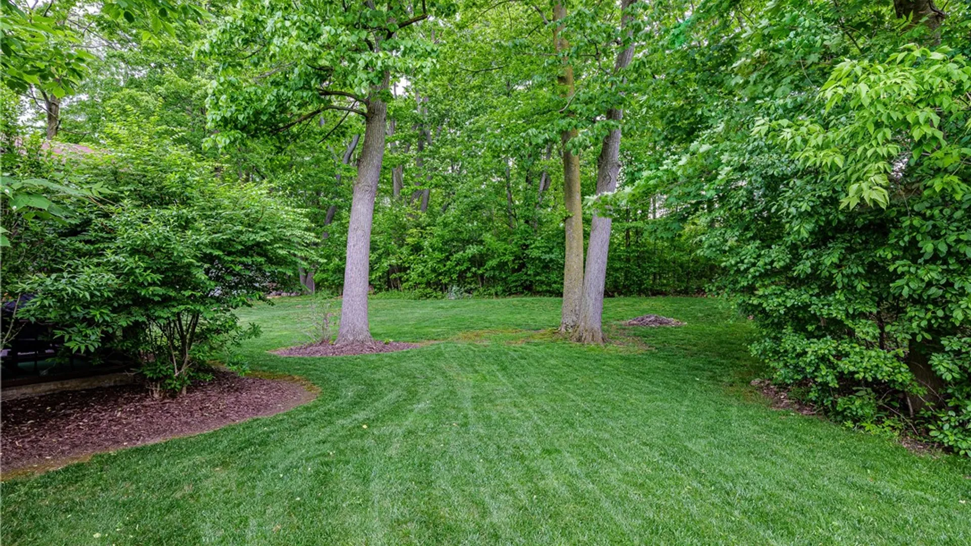 Property at 8 Great Garland, Perinton, NY 14450 46
