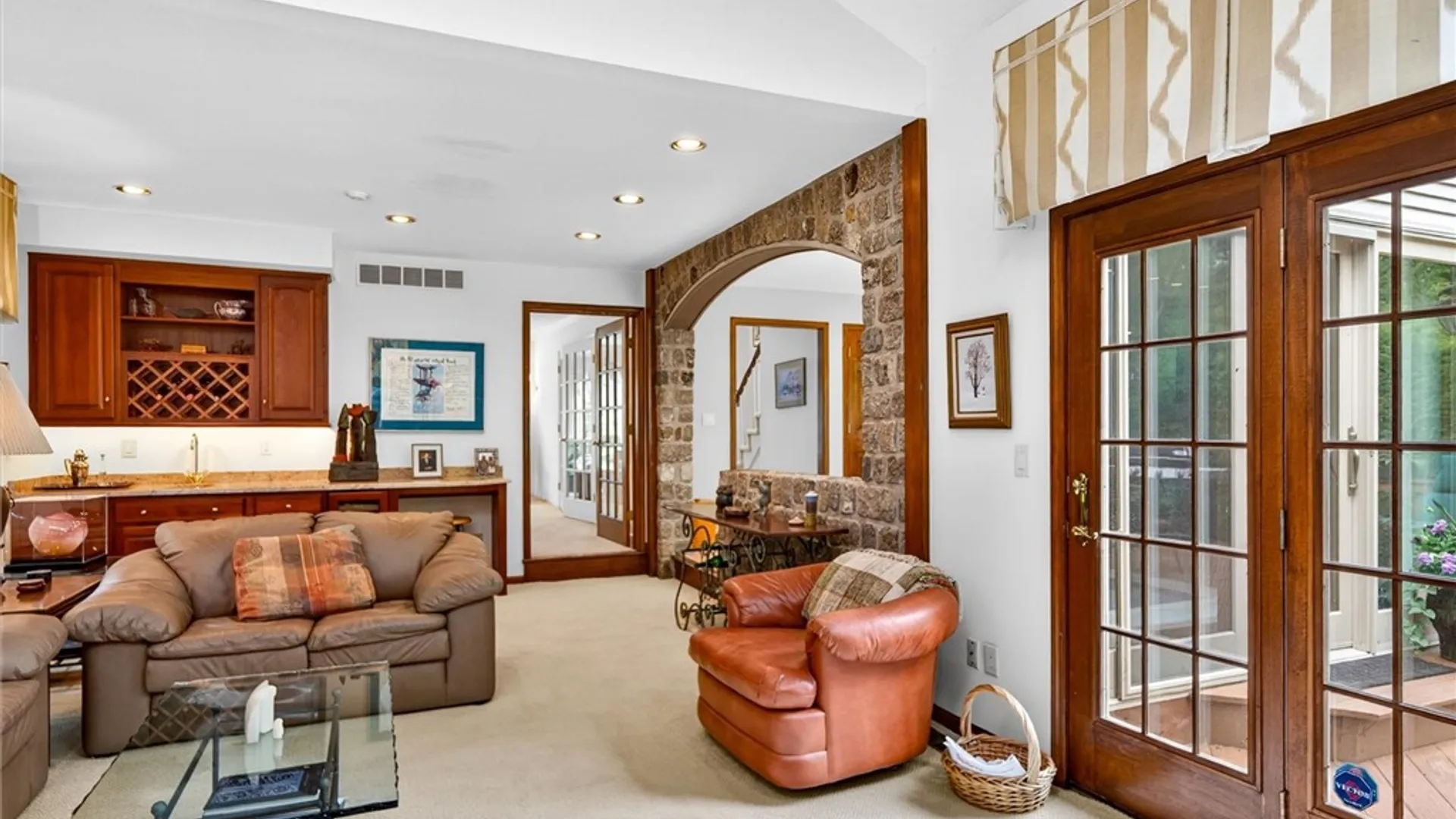 Property at 8 Saint Andrews, Pittsford, NY 14534 15