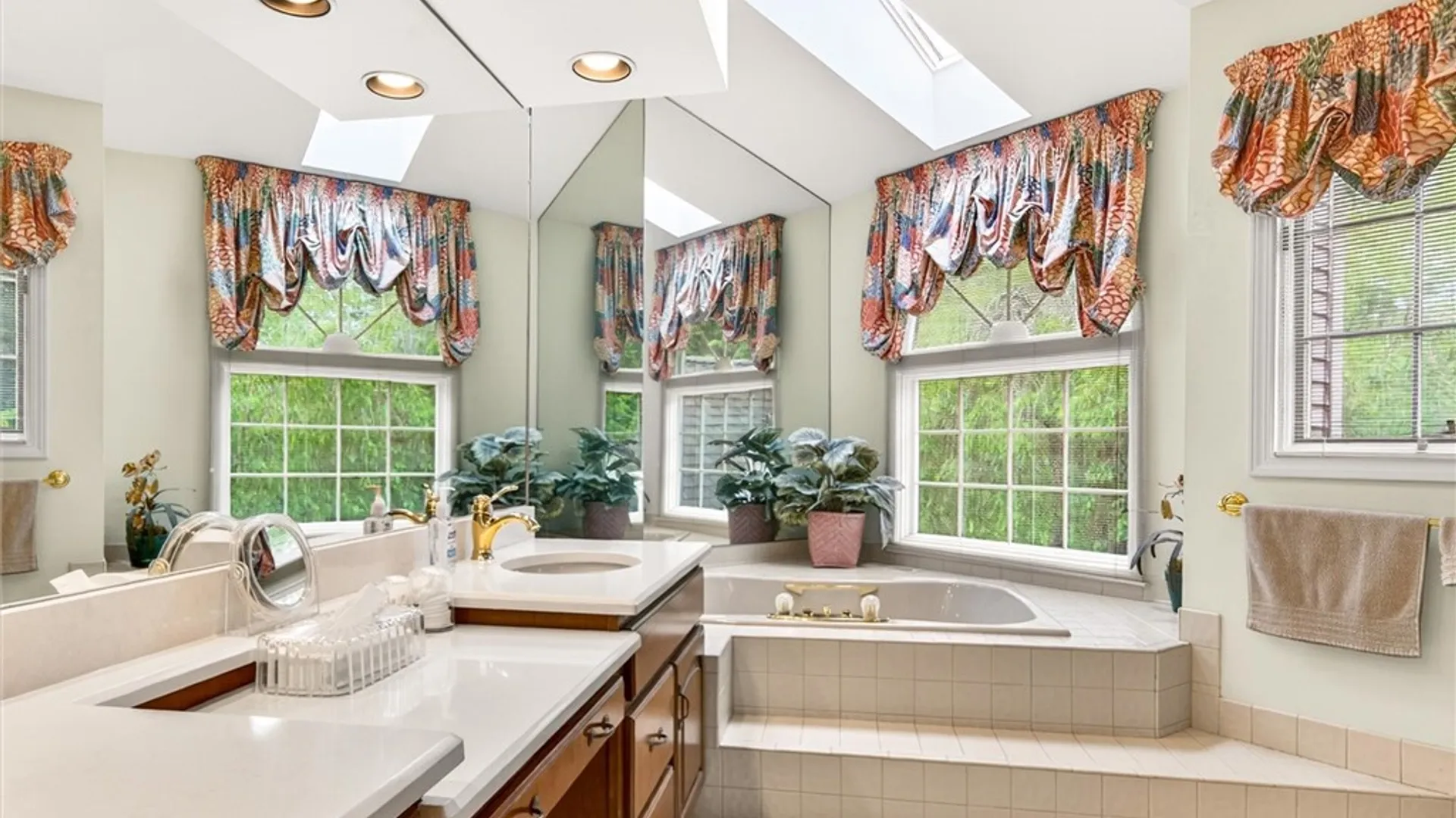 Property at 8 Saint Andrews, Pittsford, NY 14534 30